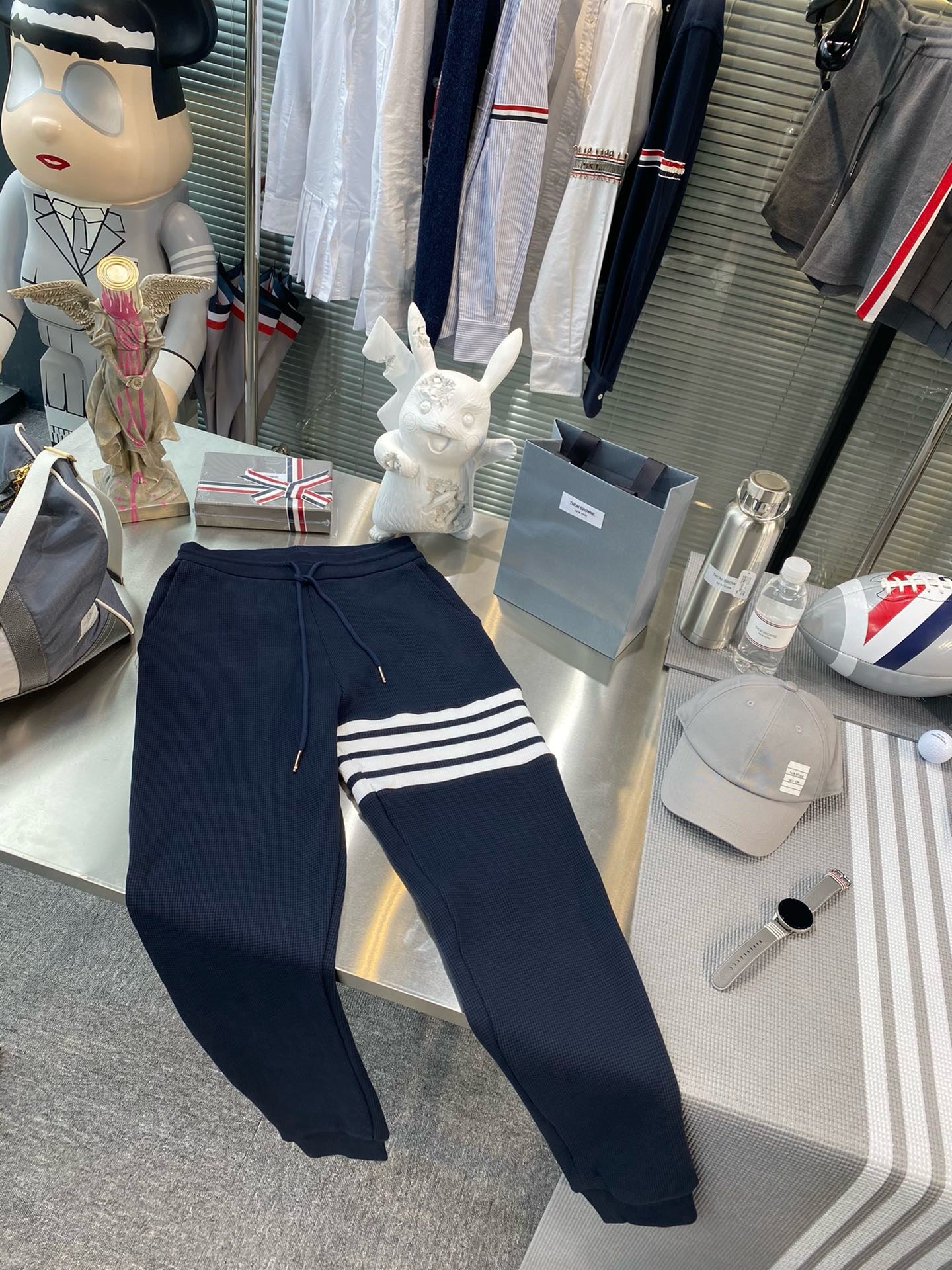 톰브라운 클래식 루프백 4 바 스웨트팬츠