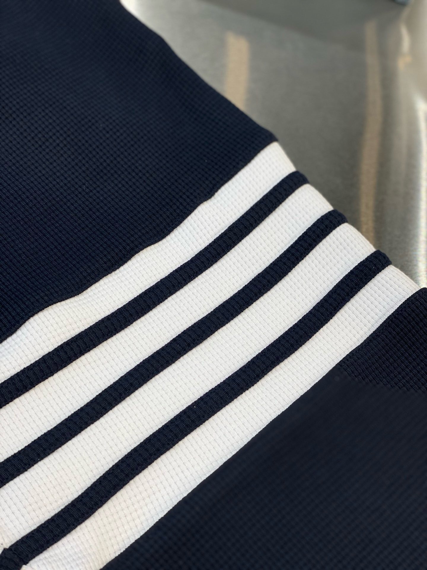 톰브라운 클래식 루프백 4 바 스웨트팬츠