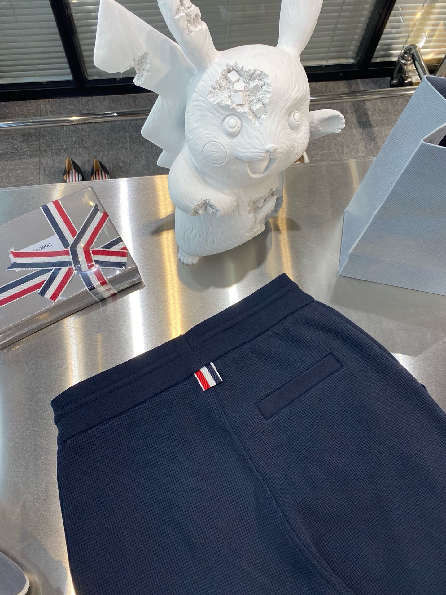 톰브라운 클래식 루프백 4 바 스웨트팬츠