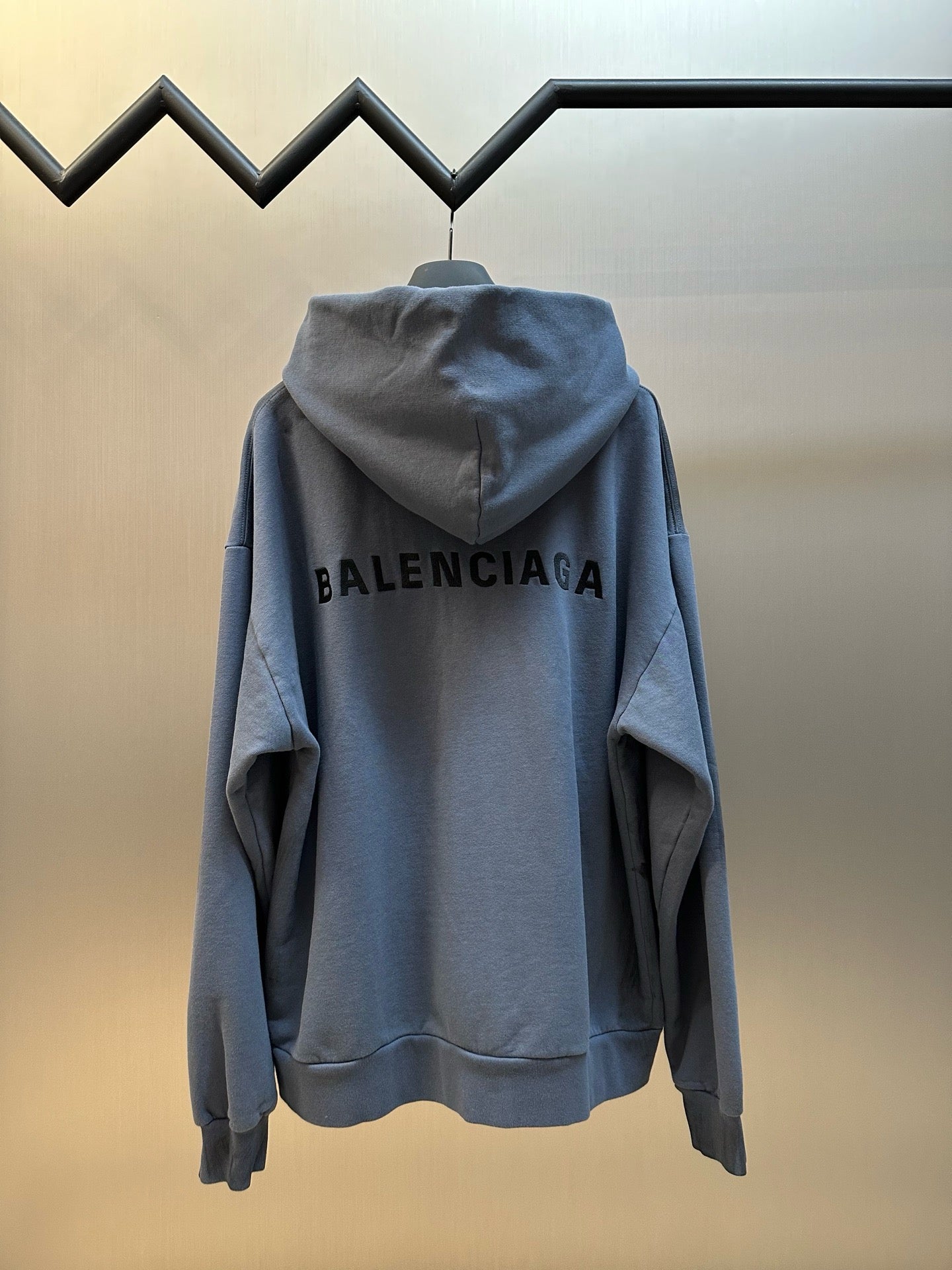 발렌시아가 백 레귤러 핏 집업 후디 페이디드