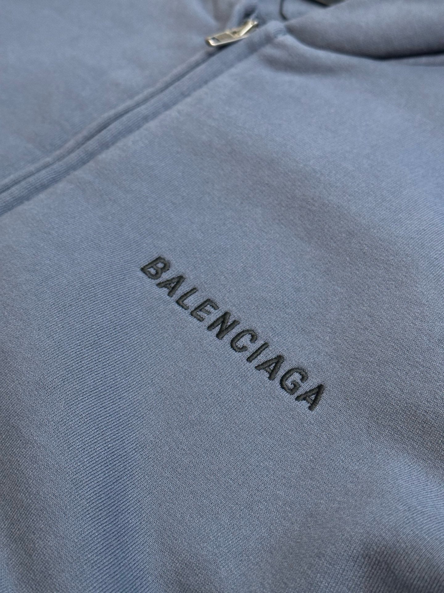 발렌시아가 백 레귤러 핏 집업 후디 페이디드