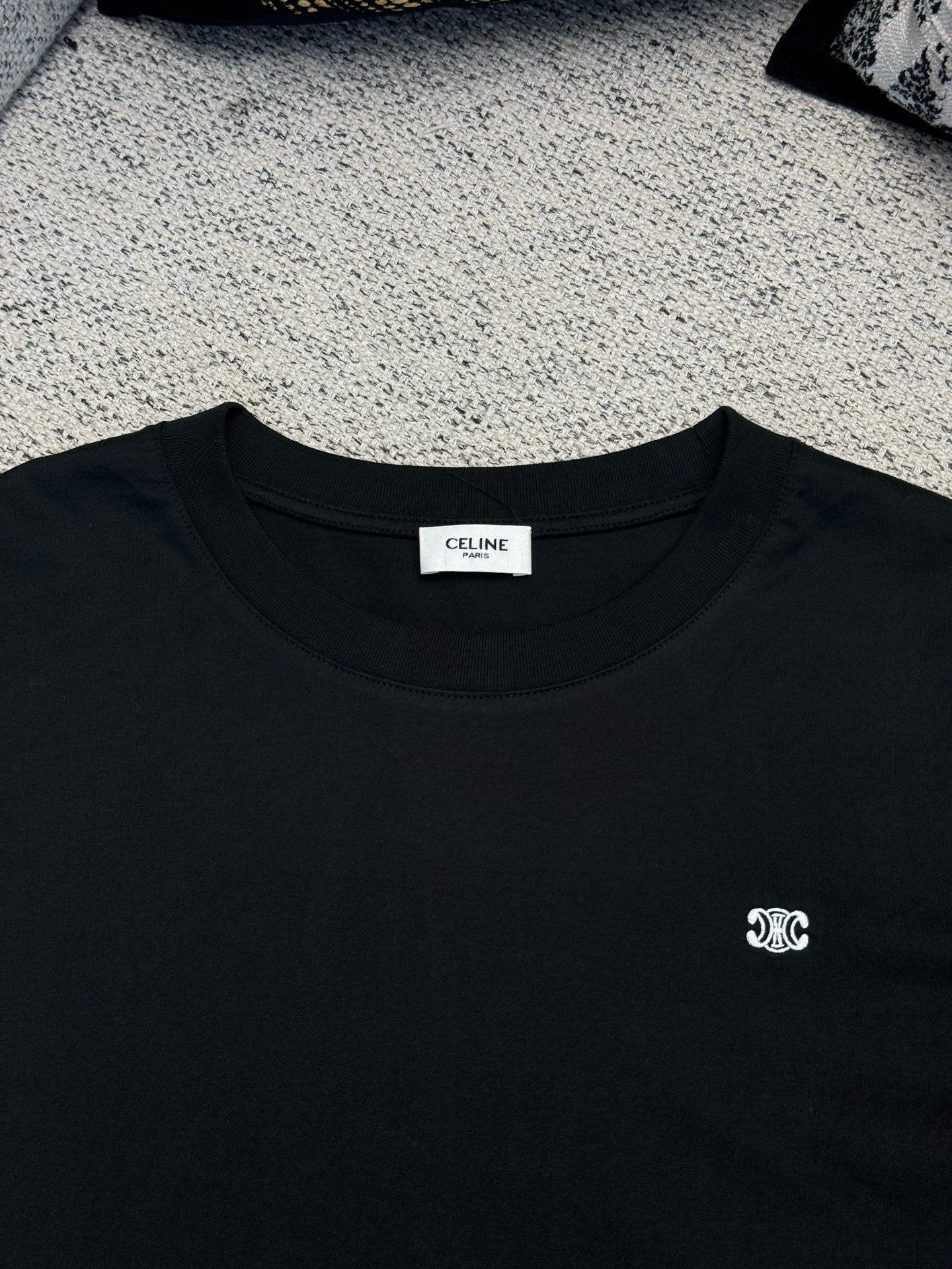 셀린느 트리옹프 롱 슬리브 티셔츠