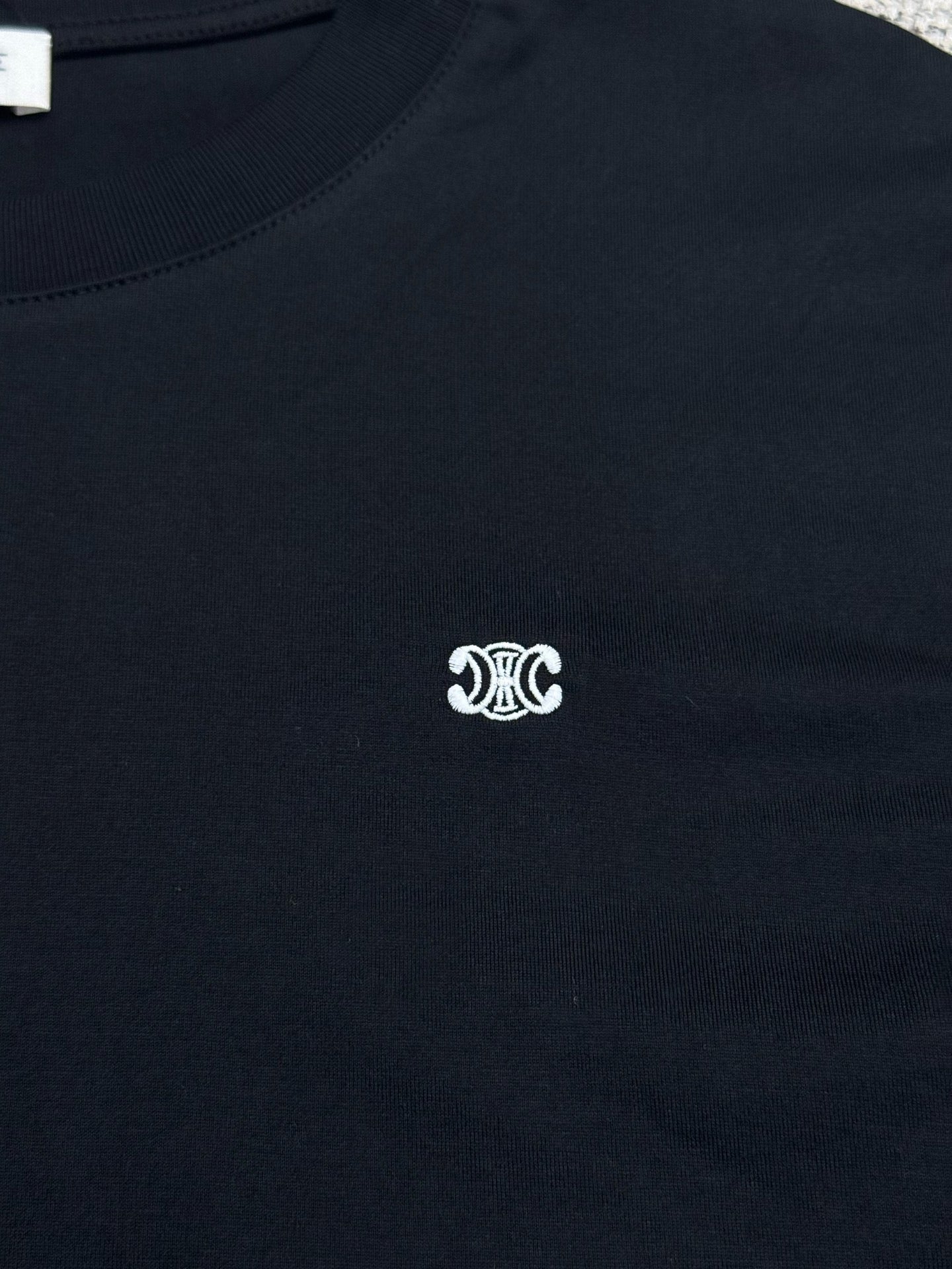 셀린느 트리옹프 롱 슬리브 티셔츠