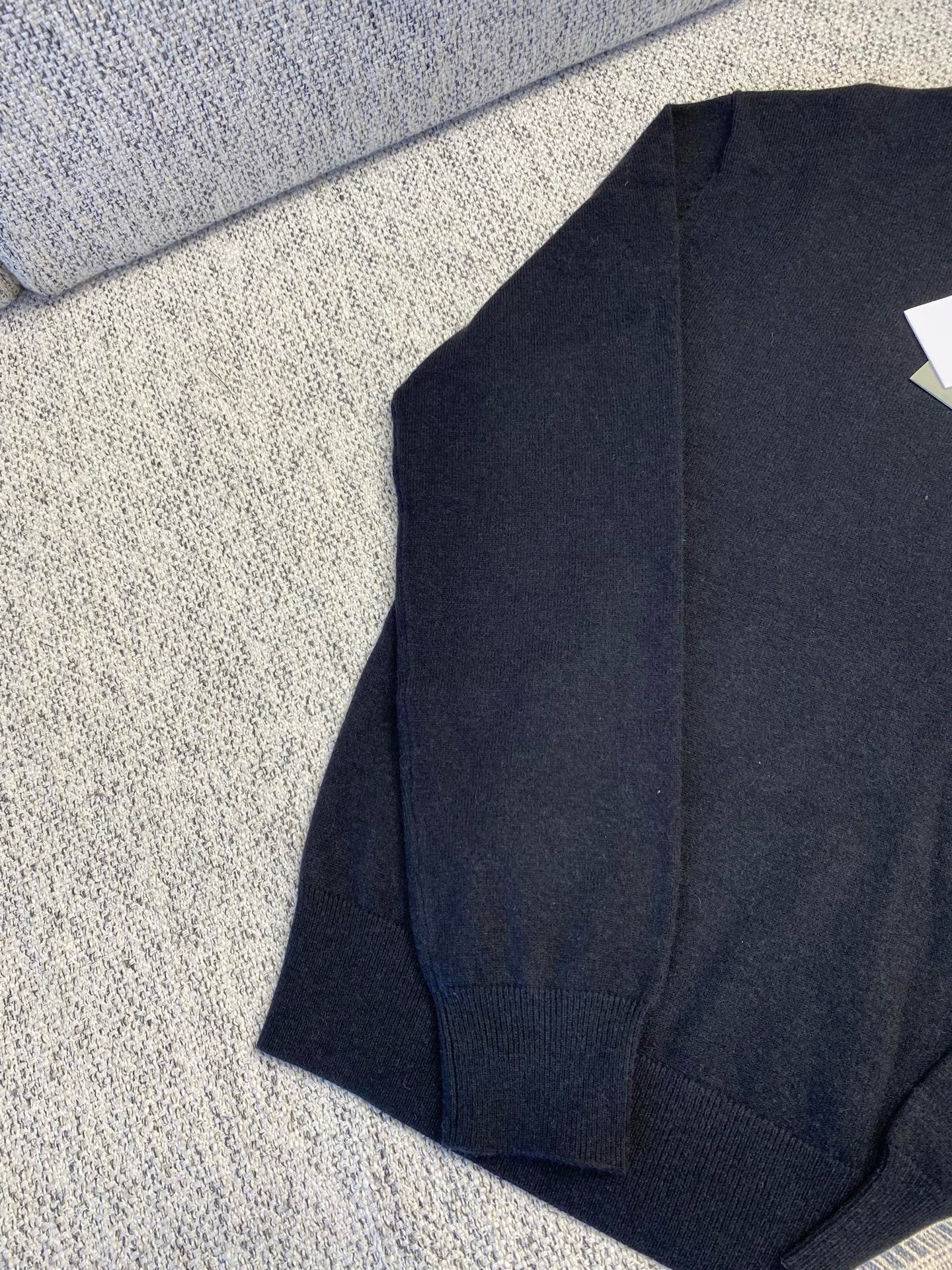 디올 아카이브 라벨 스웨터