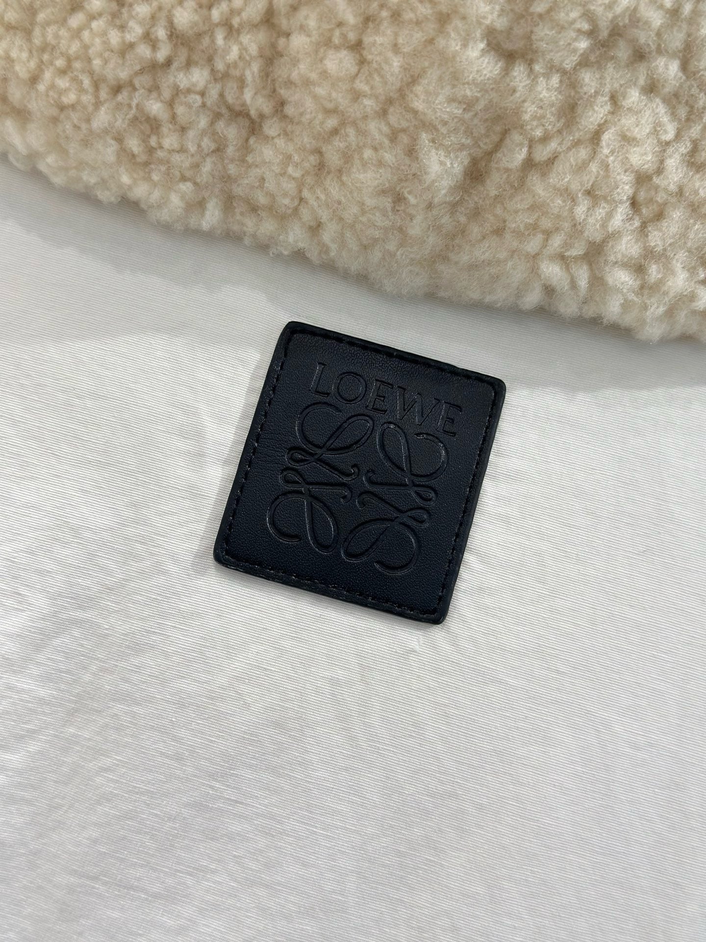 로에베 셔링 트리밍 코튼 블렌드 쉘 자켓