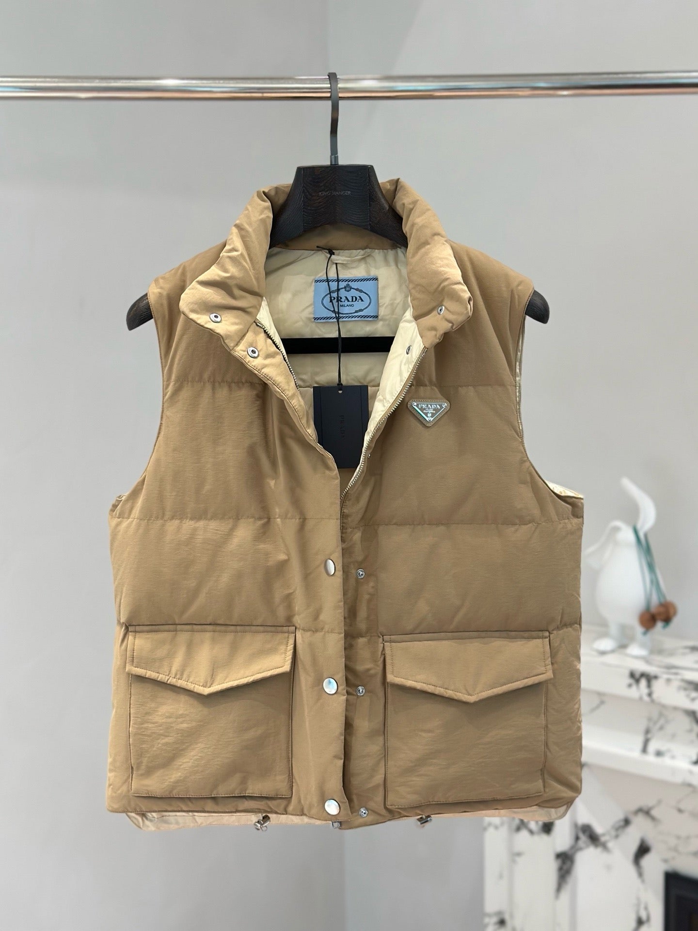 프라다 리나일론 패딩조끼