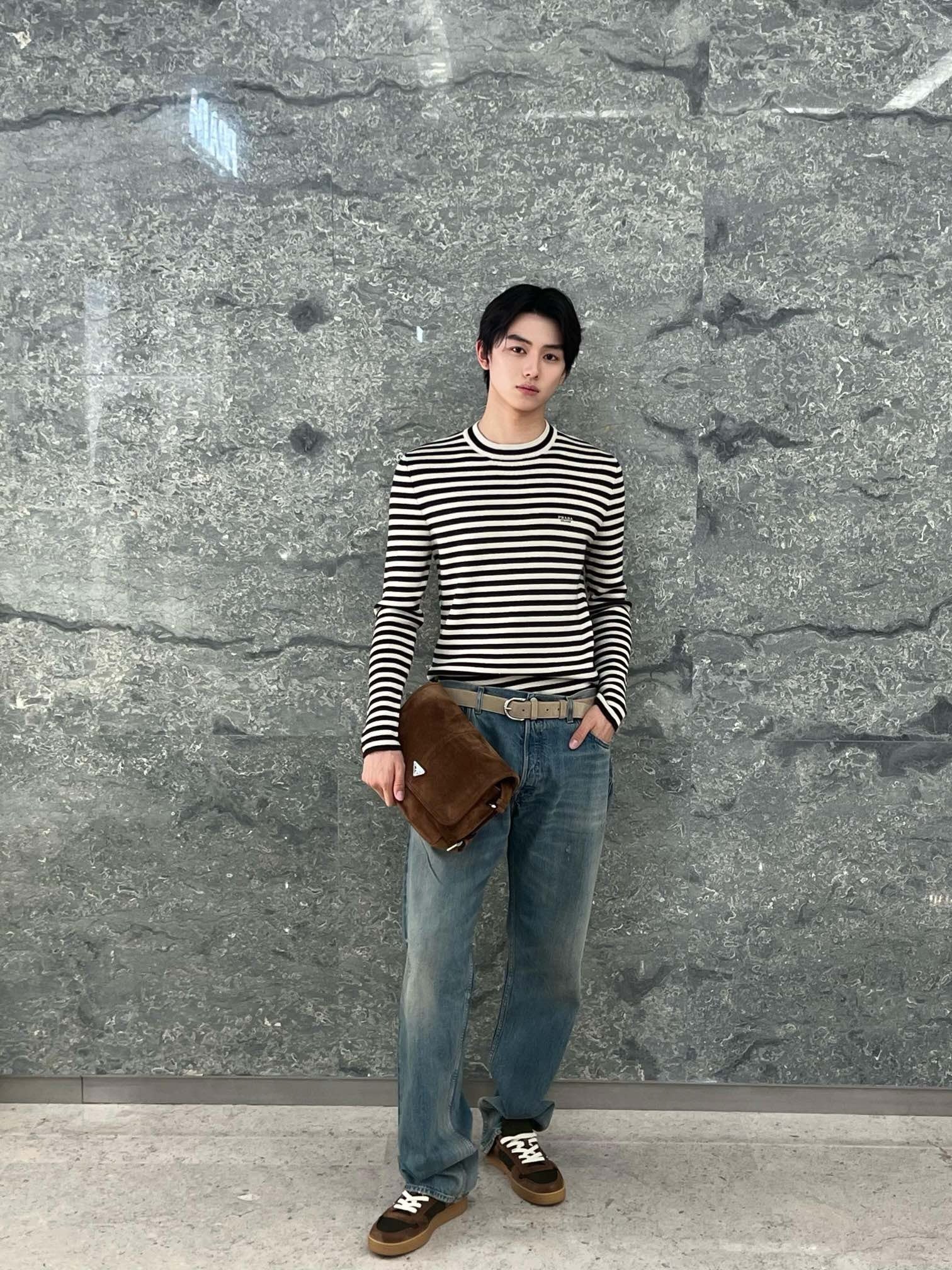 프라다 슈퍼파인 울 크루넥 스웨터 크림
