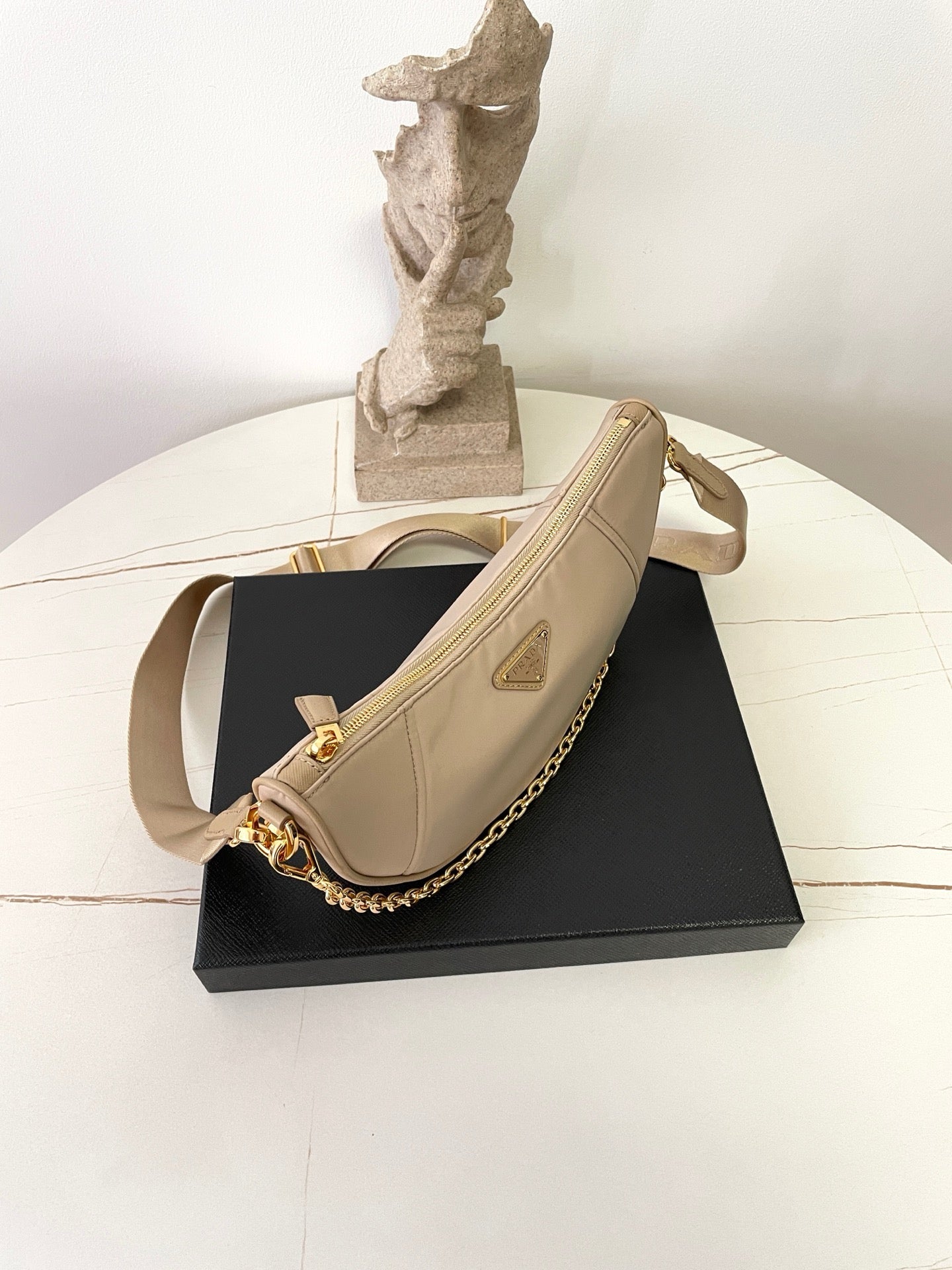 프라다 드뮈룬 리나일론 숄더백