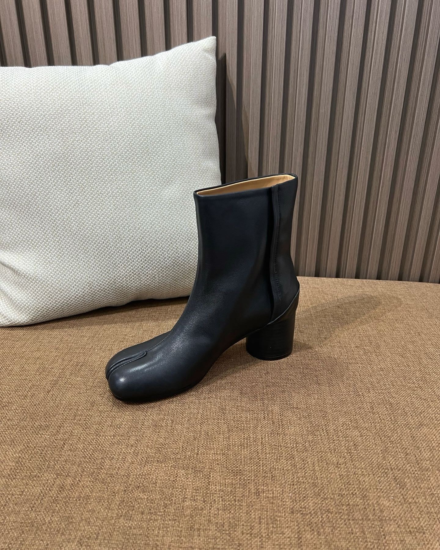 메종 마르지엘라 레더 타비 부츠