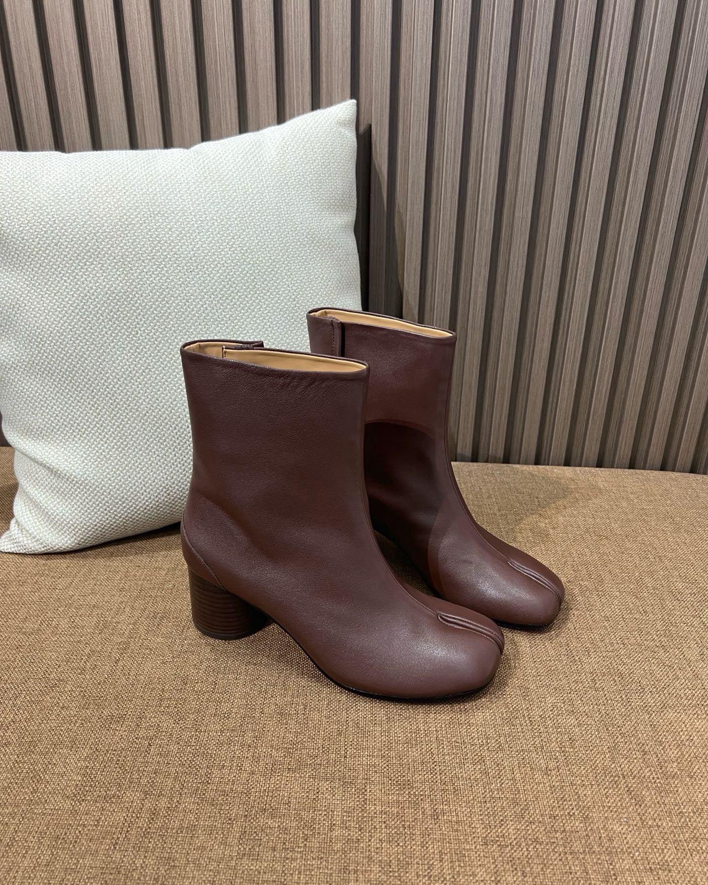 메종 마르지엘라 레더 타비 부츠