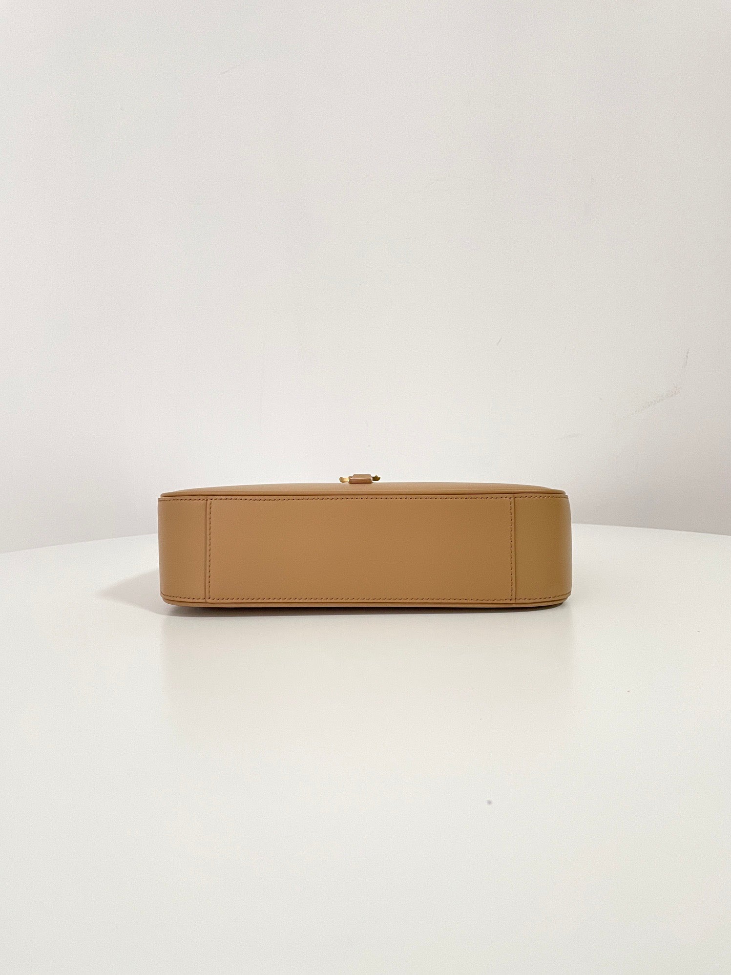 생로랑 LE 5À7 호보 숄더백 스무스 레더