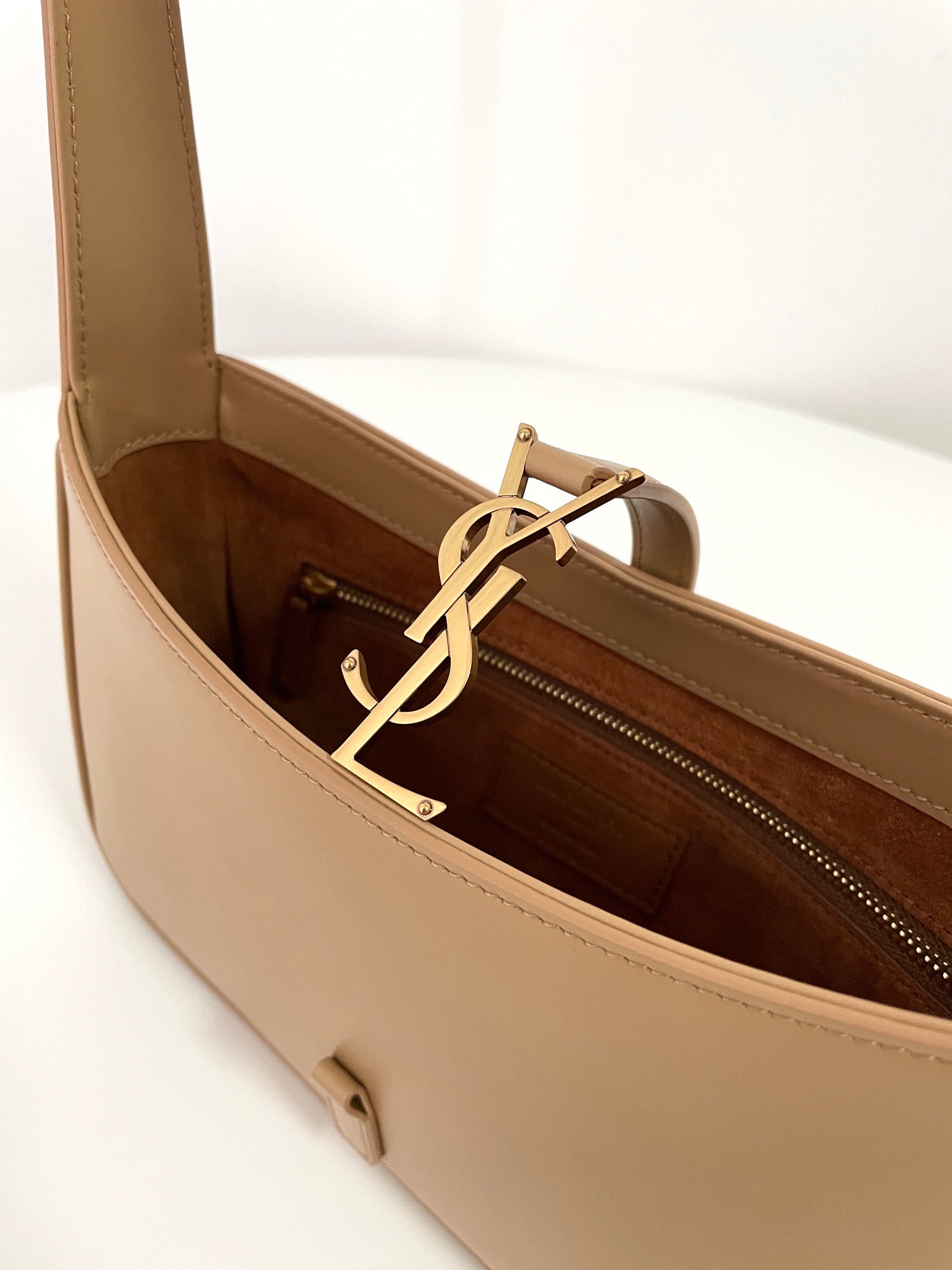 생로랑 LE 5À7 호보 숄더백 스무스 레더