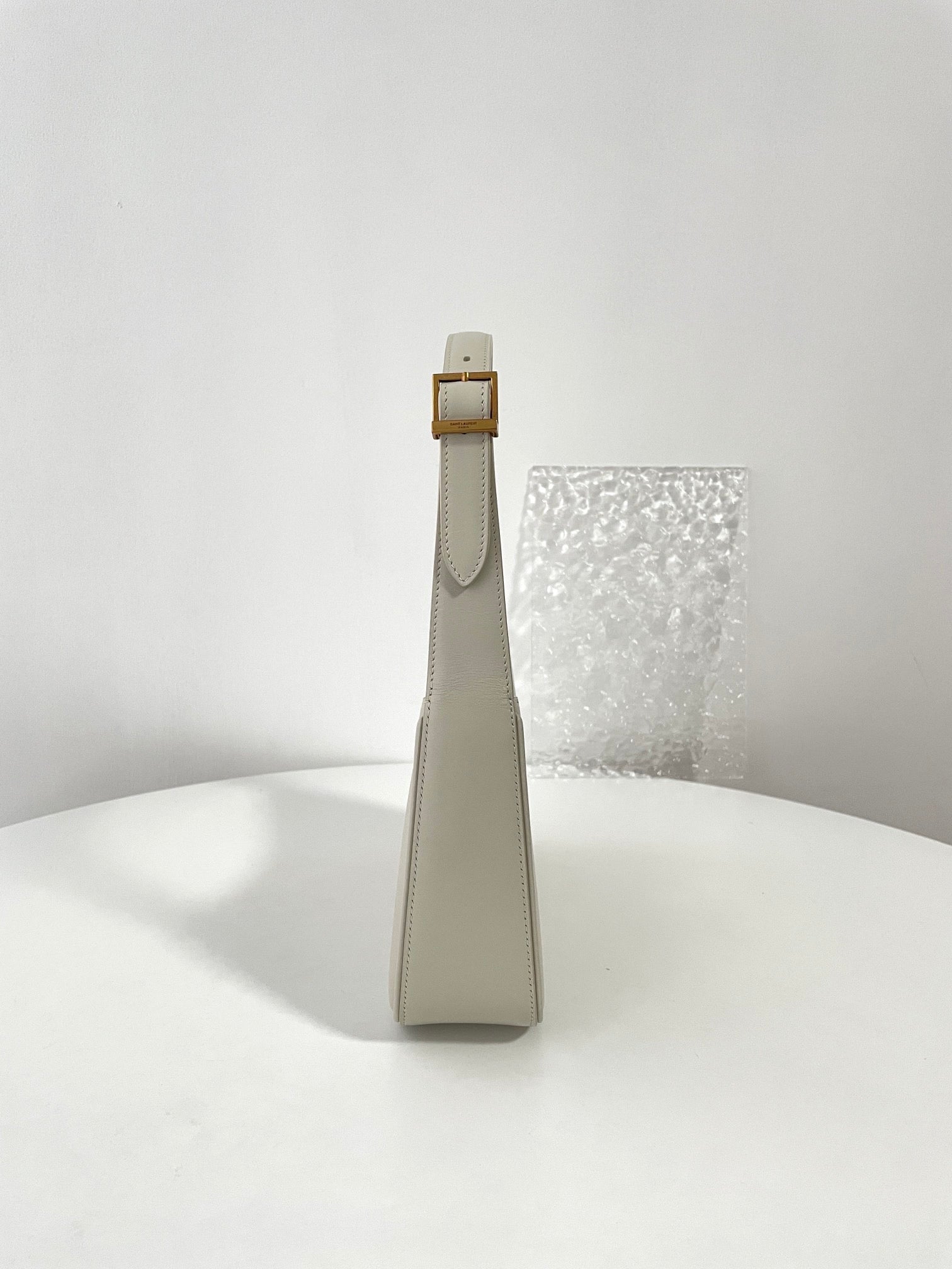 생로랑 LE 5À7 호보 숄더백 스무스 레더