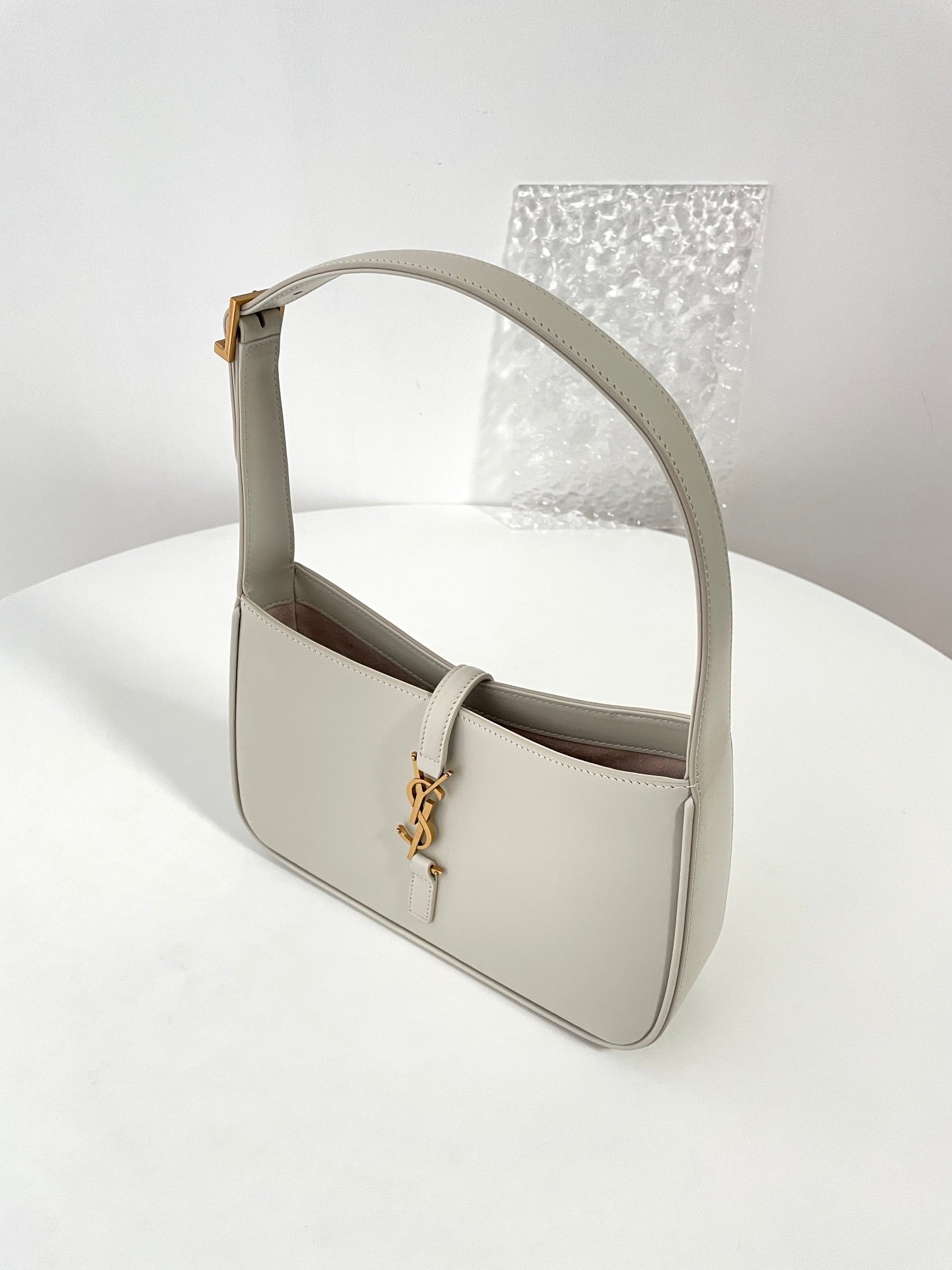 생로랑 LE 5À7 호보 숄더백 스무스 레더