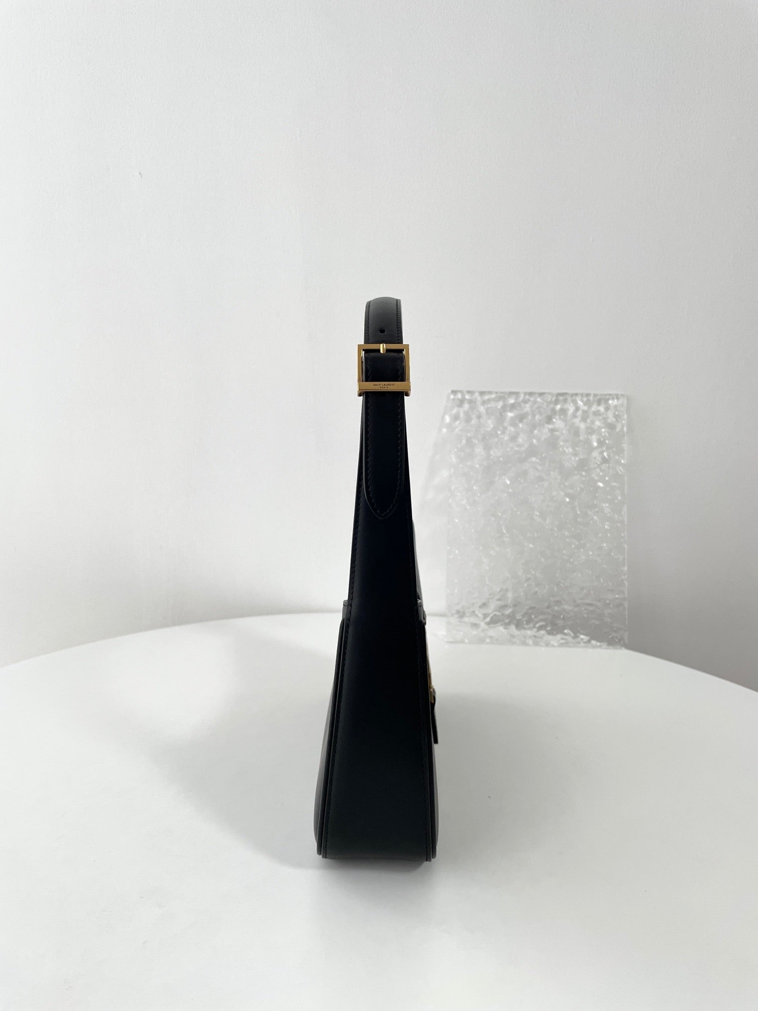 생로랑 LE 5À7 호보 숄더백 스무스 레더