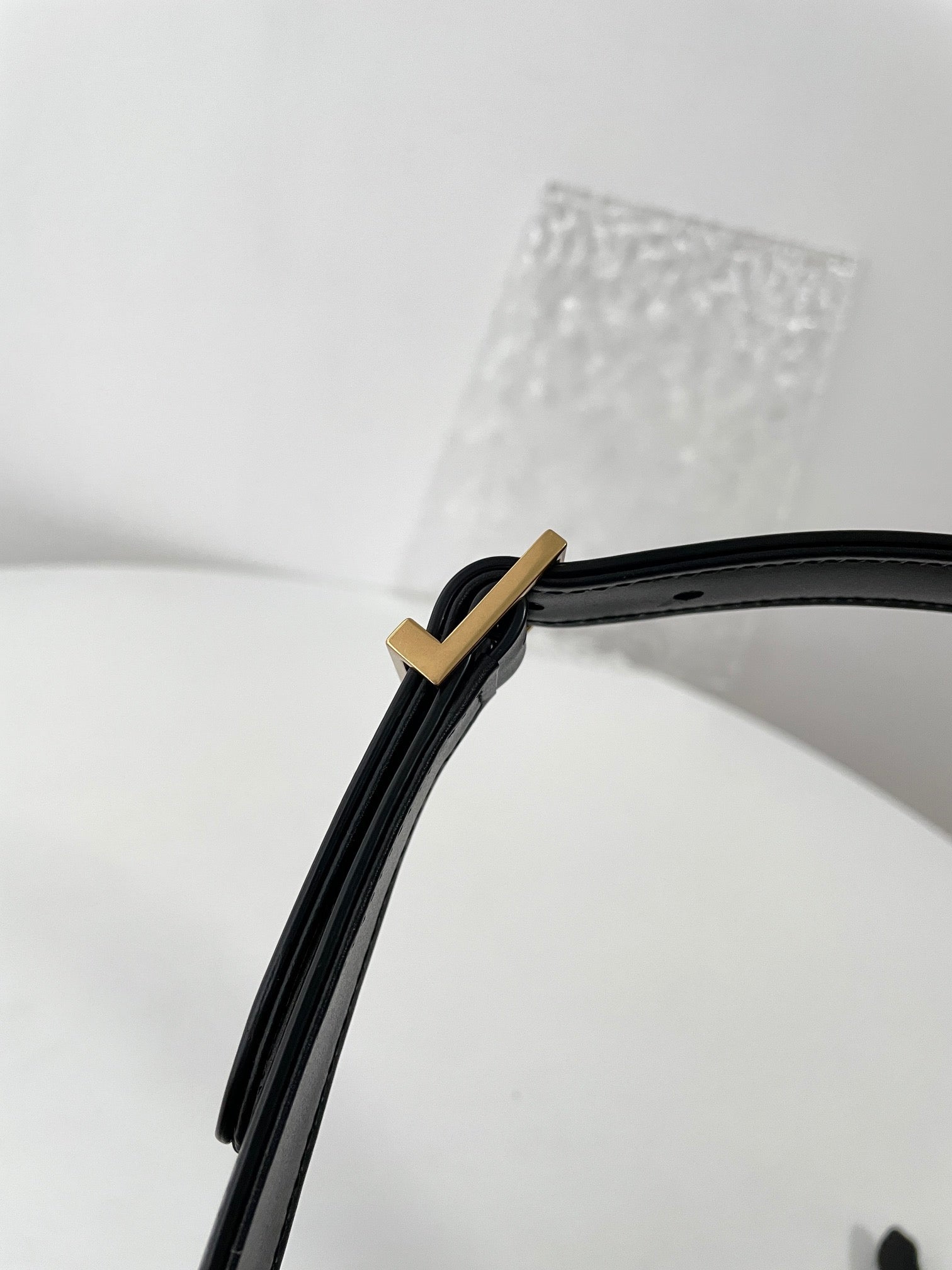 생로랑 LE 5À7 호보 숄더백 스무스 레더