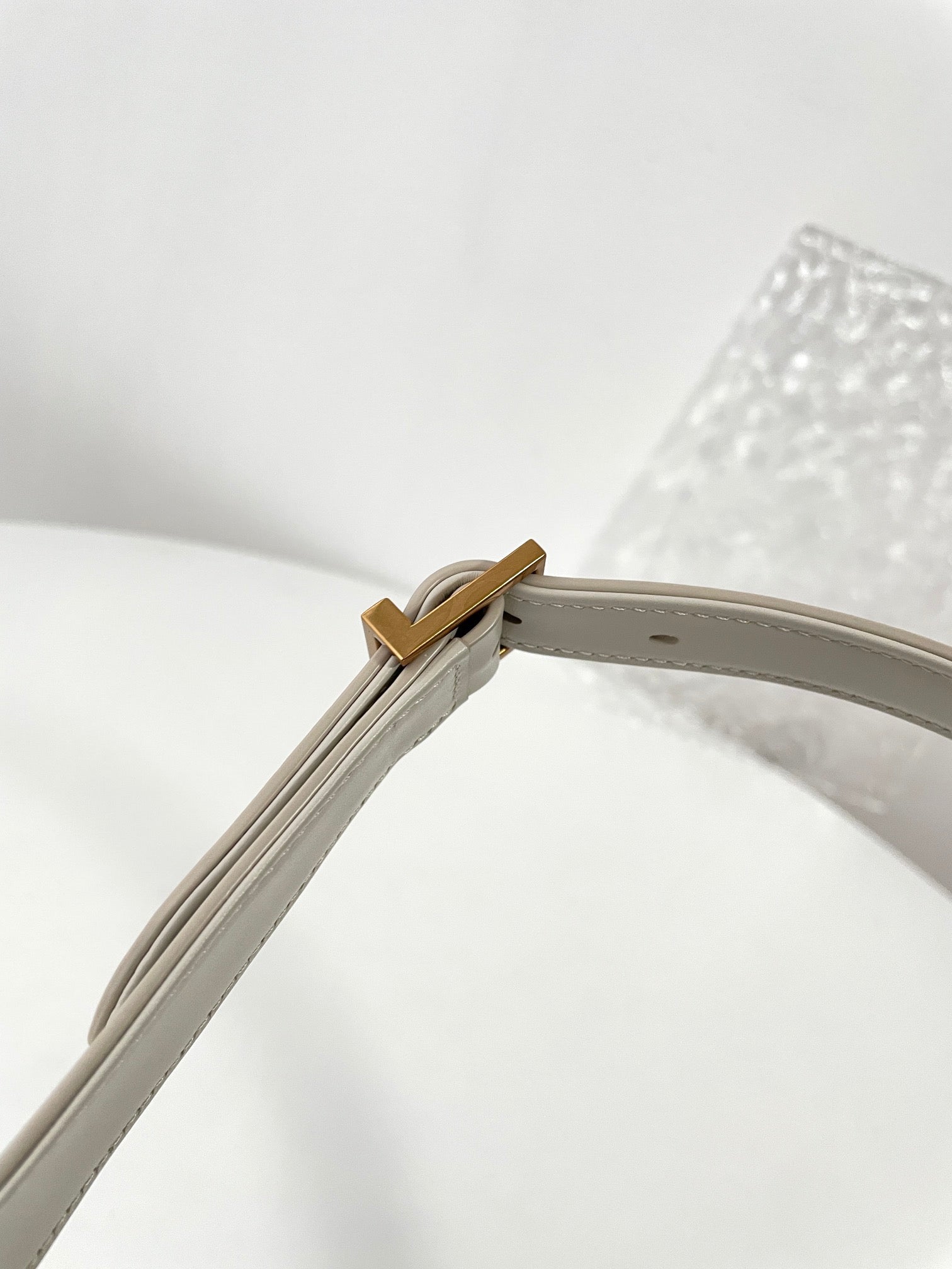 생로랑 LE 5À7 호보 숄더백 스무스 레더