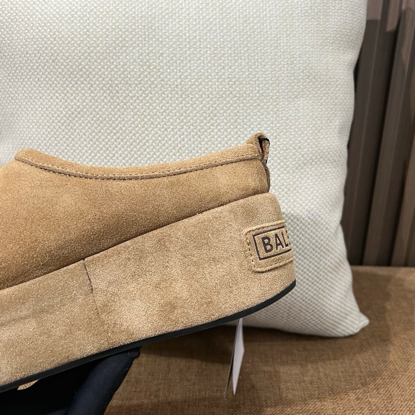 발렌시아가 뮬 슬리퍼