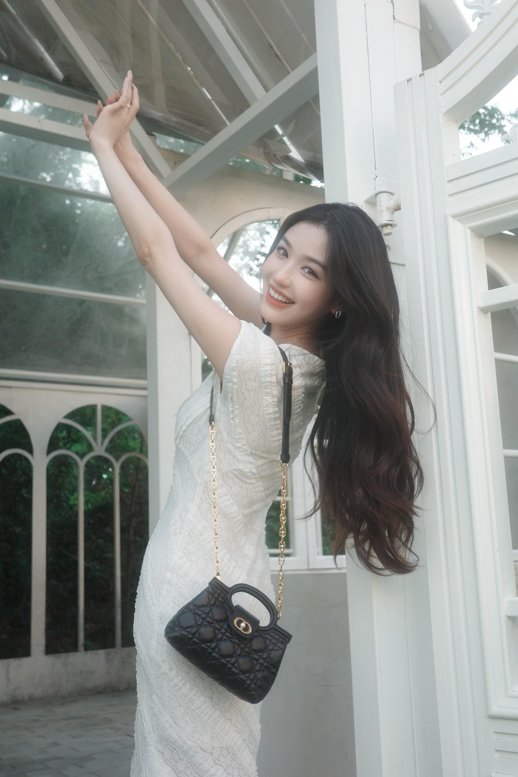 디올 Jolie 탑 핸들 미니 백