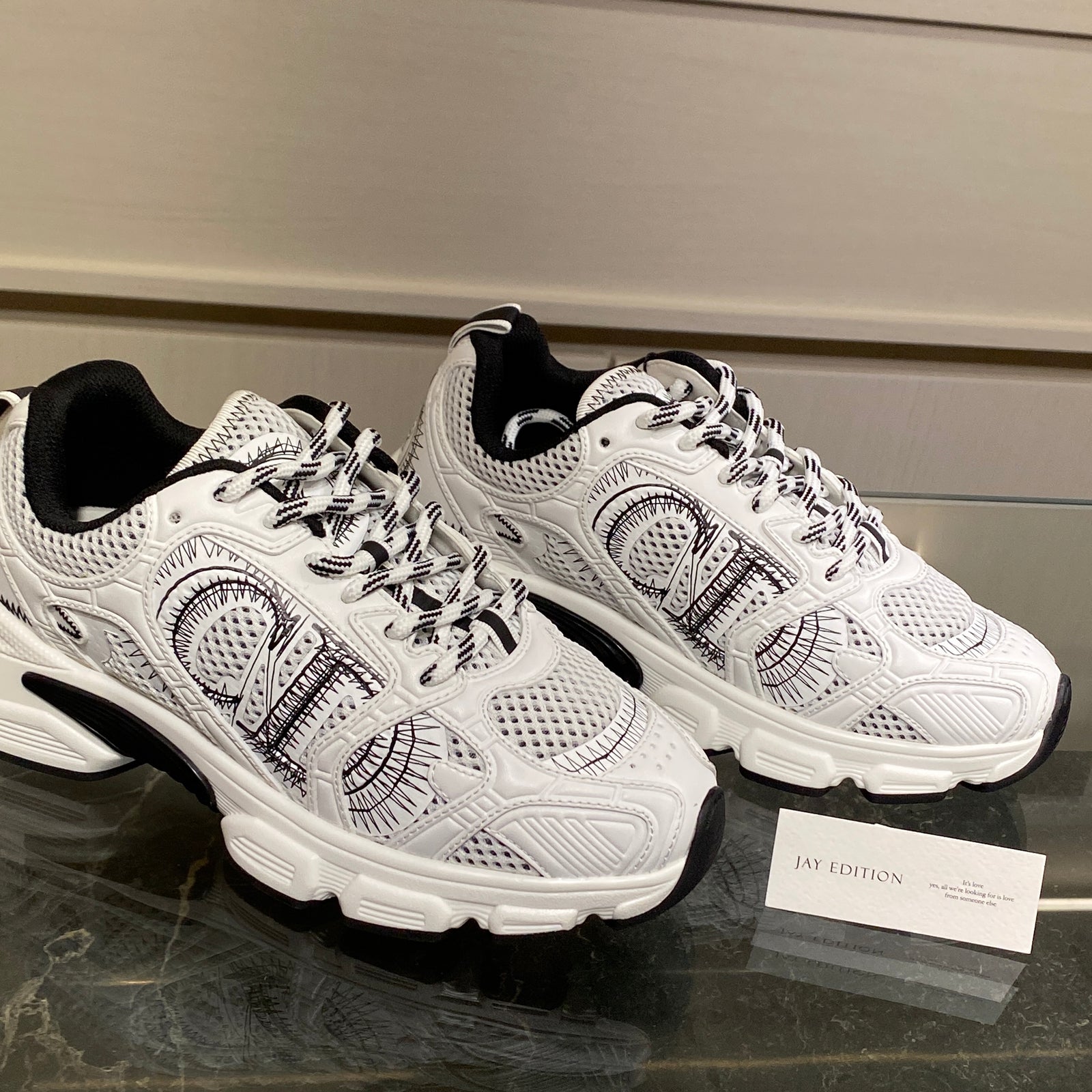 국내) 디올 크로노 스니커즈 / 화이트 37