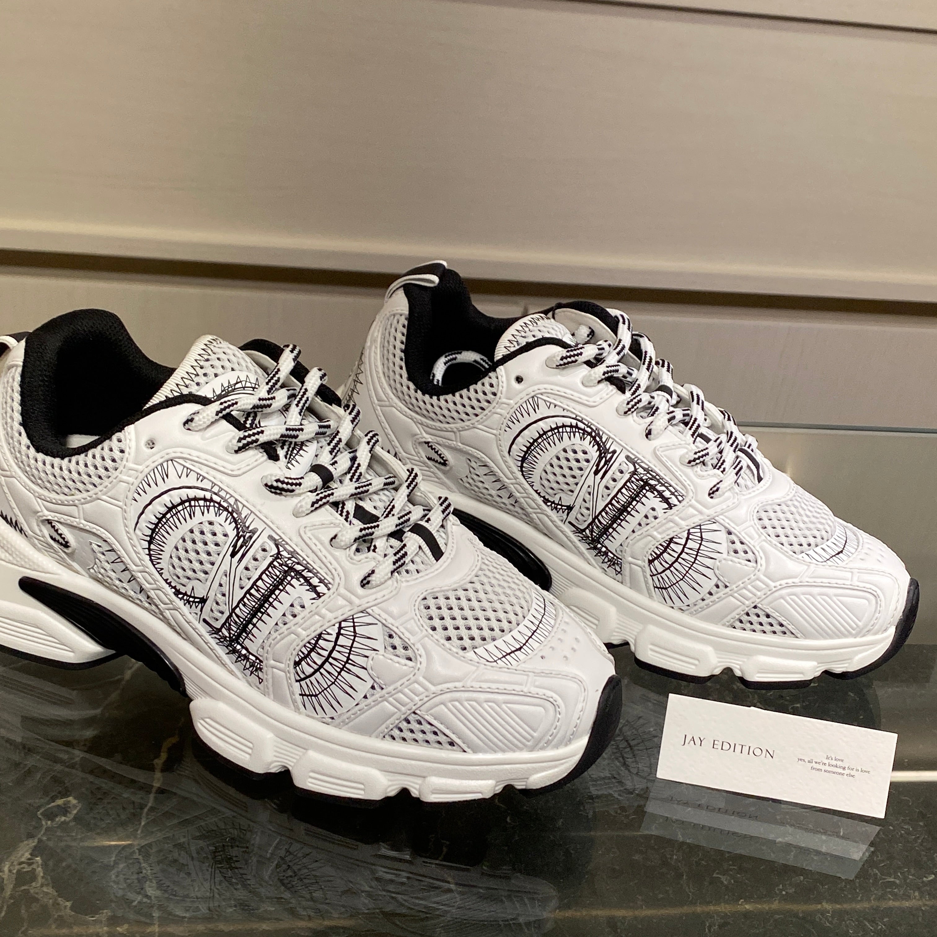 국내) 디올 크로노 스니커즈 / 화이트 37