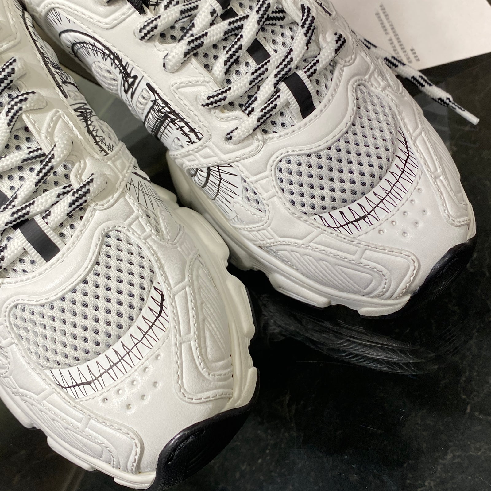 국내) 디올 크로노 스니커즈 / 화이트 37