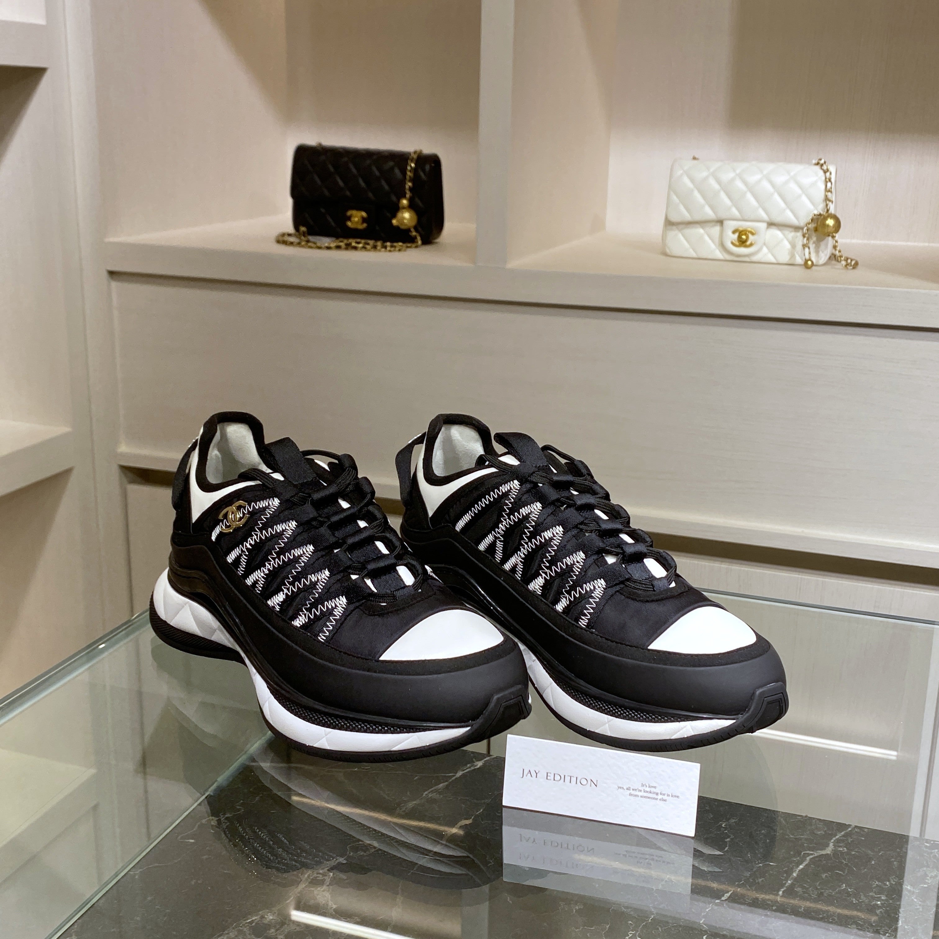 국내) 미세하자) 샤넬 25C 믹스드파이버 스니커즈 / 블랙 37