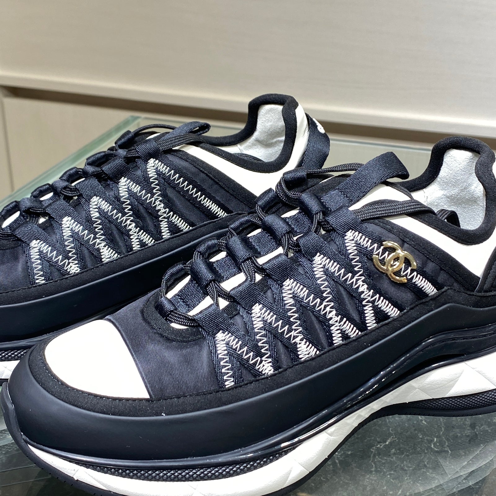 국내) 미세하자) 샤넬 25C 믹스드파이버 스니커즈 / 블랙 37