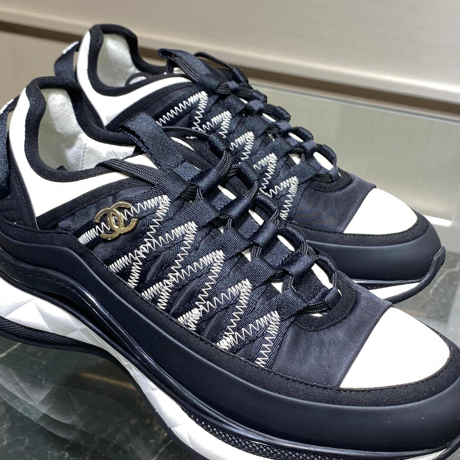 국내) 미세하자) 샤넬 25C 믹스드파이버 스니커즈 / 블랙 37