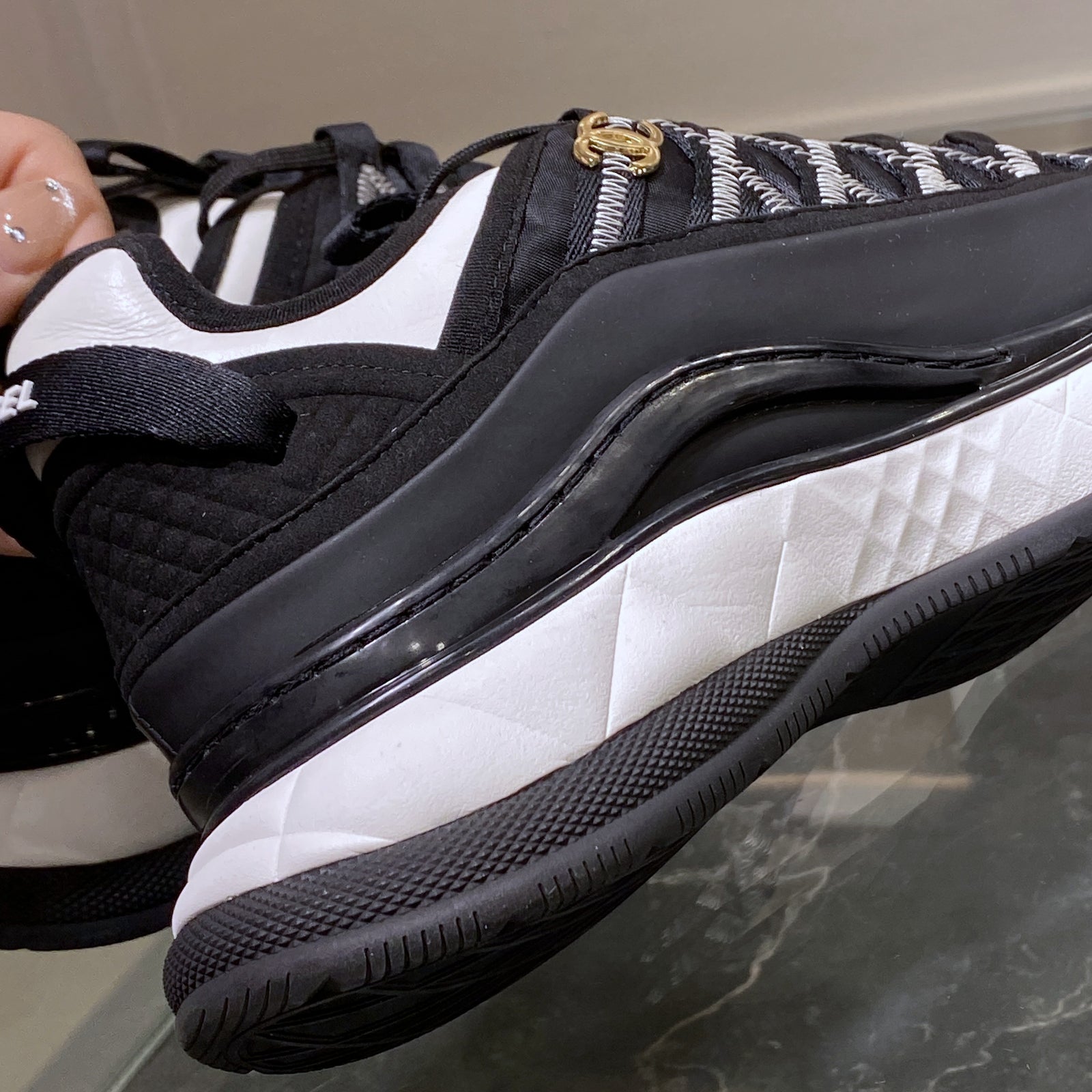 국내) 미세하자) 샤넬 25C 믹스드파이버 스니커즈 / 블랙 37