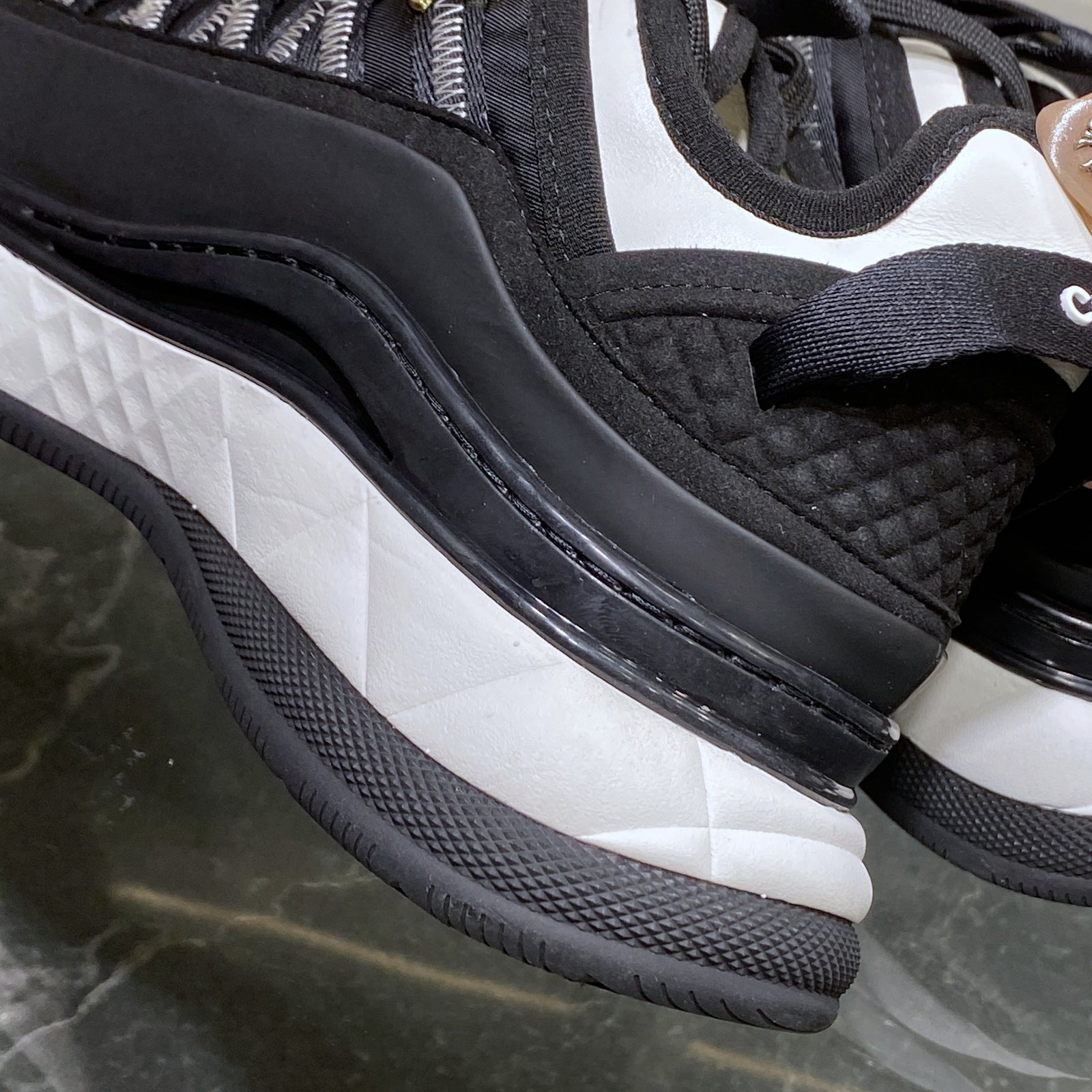 국내) 미세하자) 샤넬 25C 믹스드파이버 스니커즈 / 블랙 37