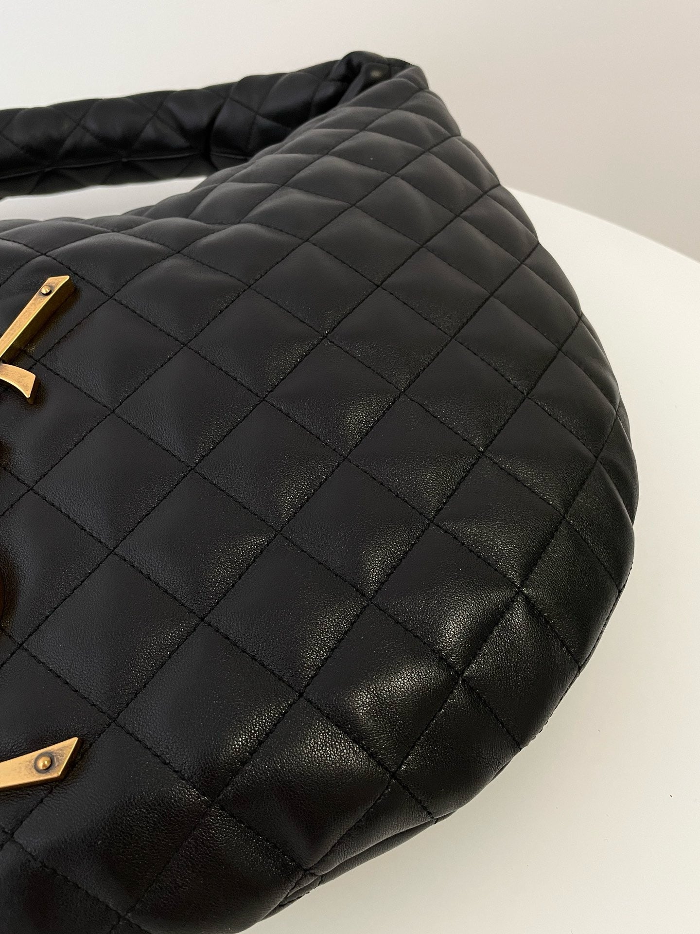 생로랑 퀄팅 나파 ICARE 호보 백