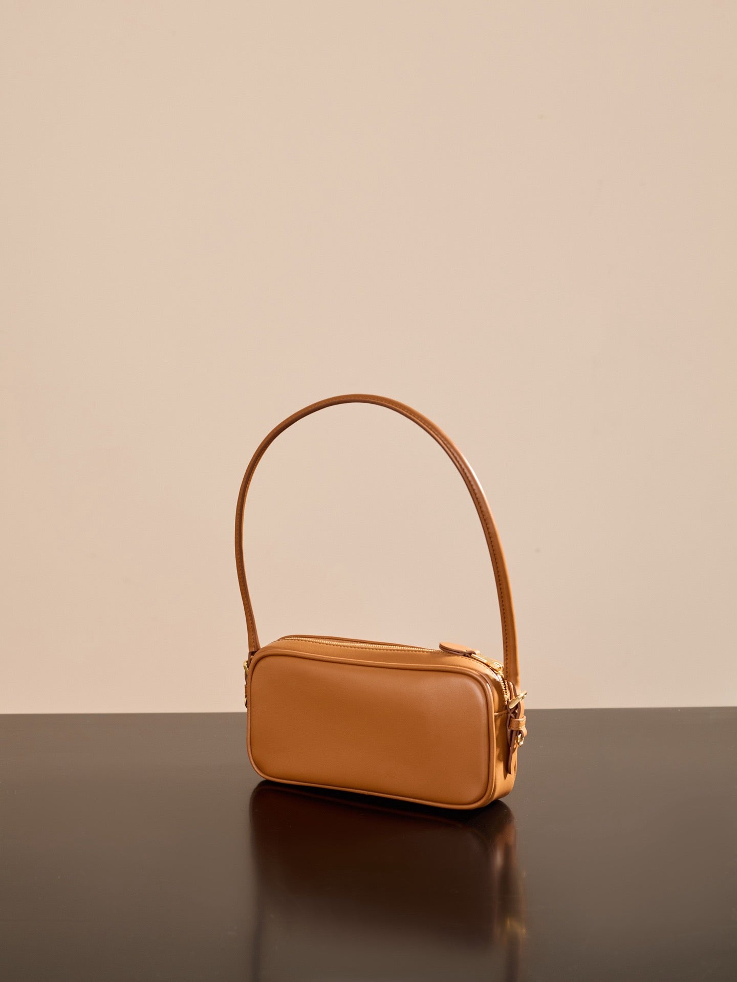 미우미우 가죽 파우치