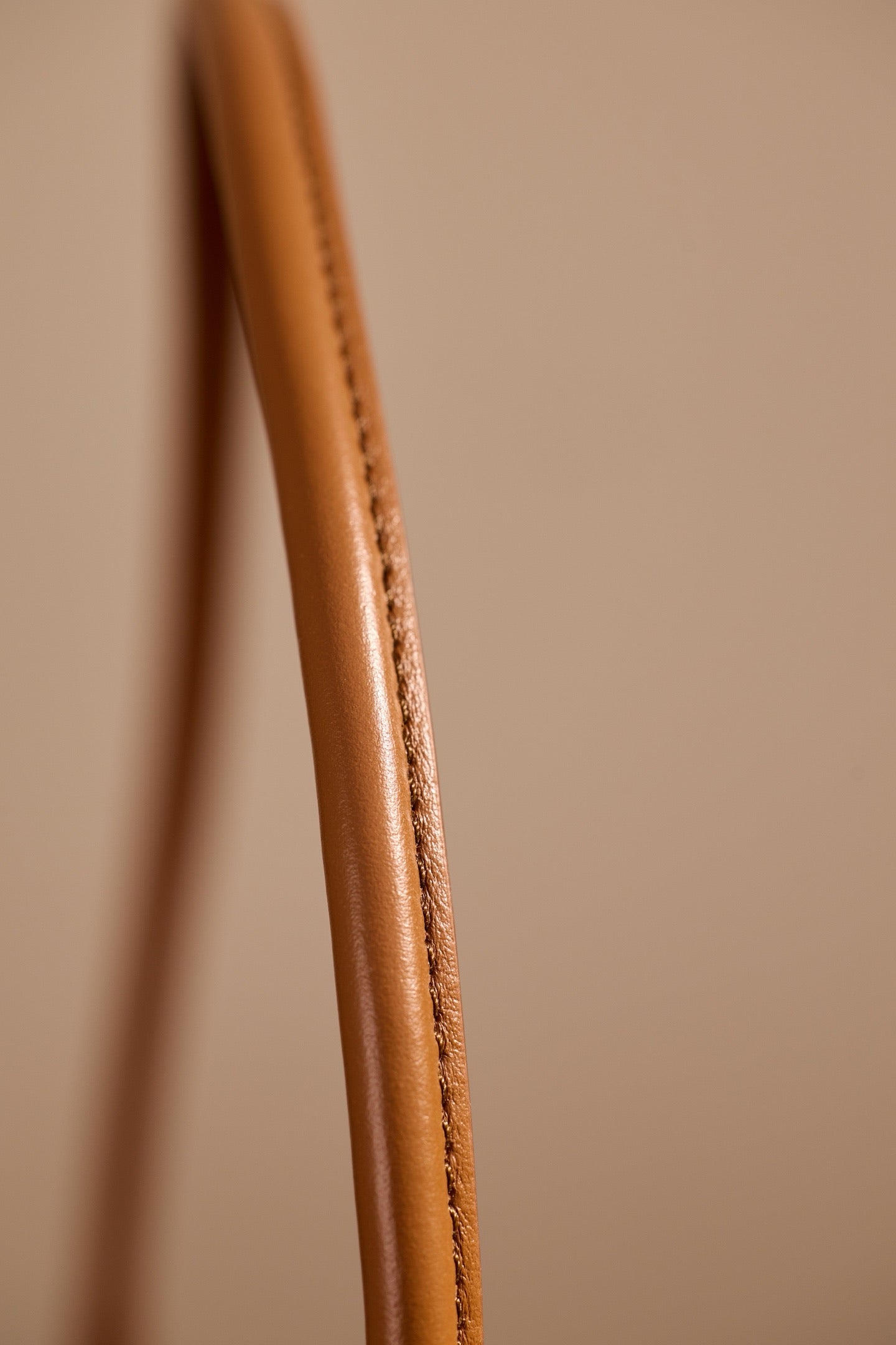 미우미우 가죽 파우치