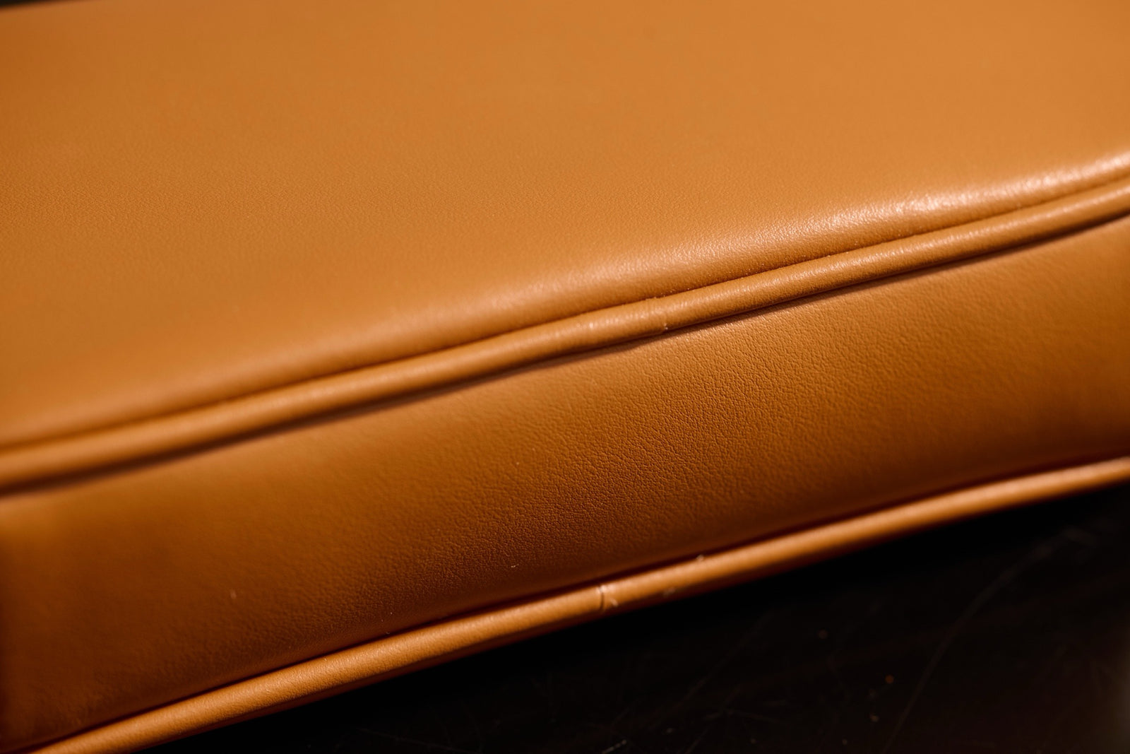 미우미우 가죽 파우치