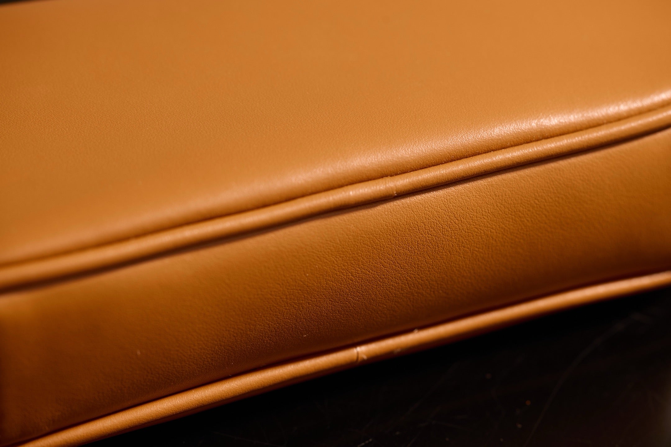 미우미우 가죽 파우치