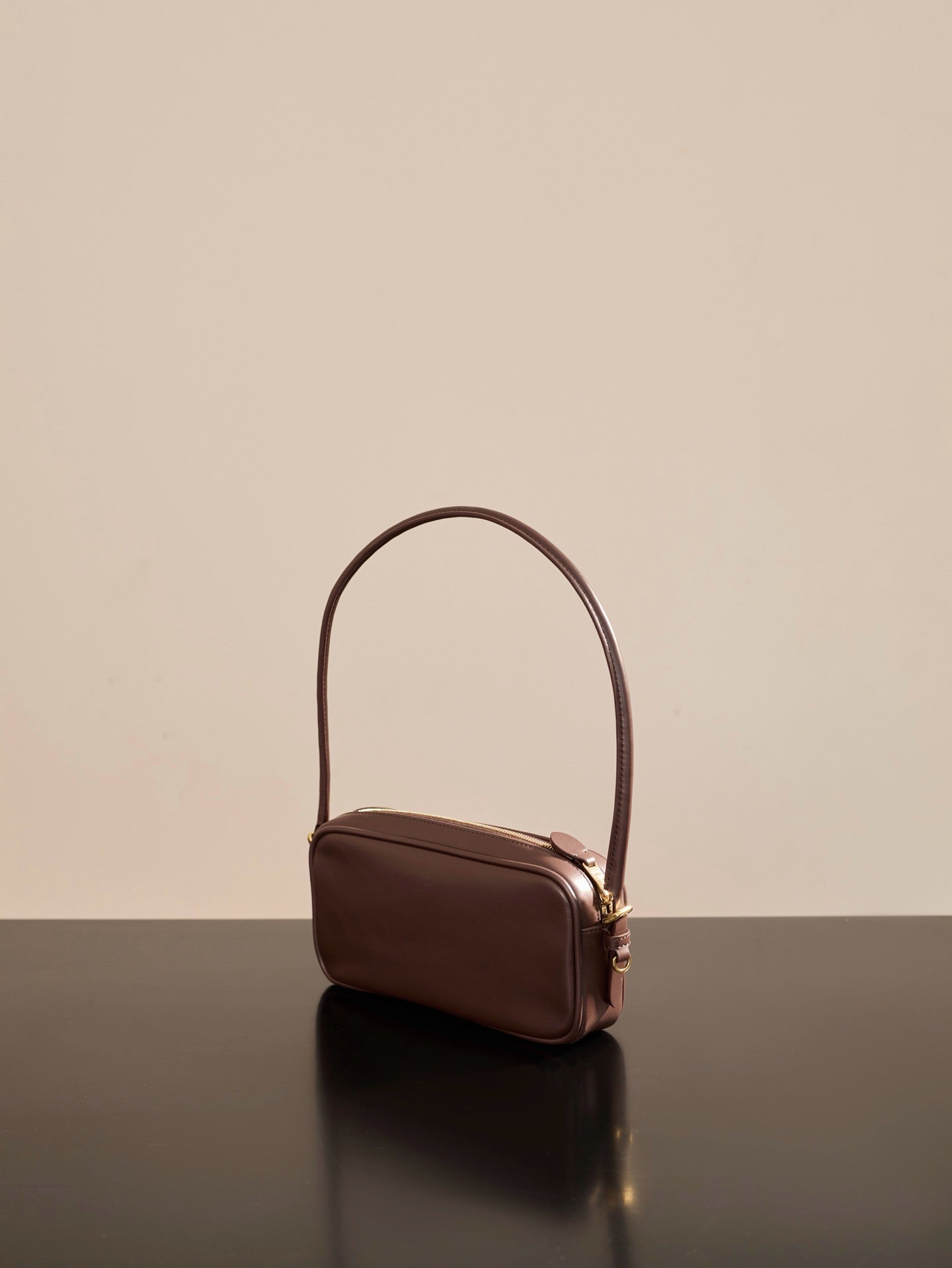 미우미우 가죽 파우치