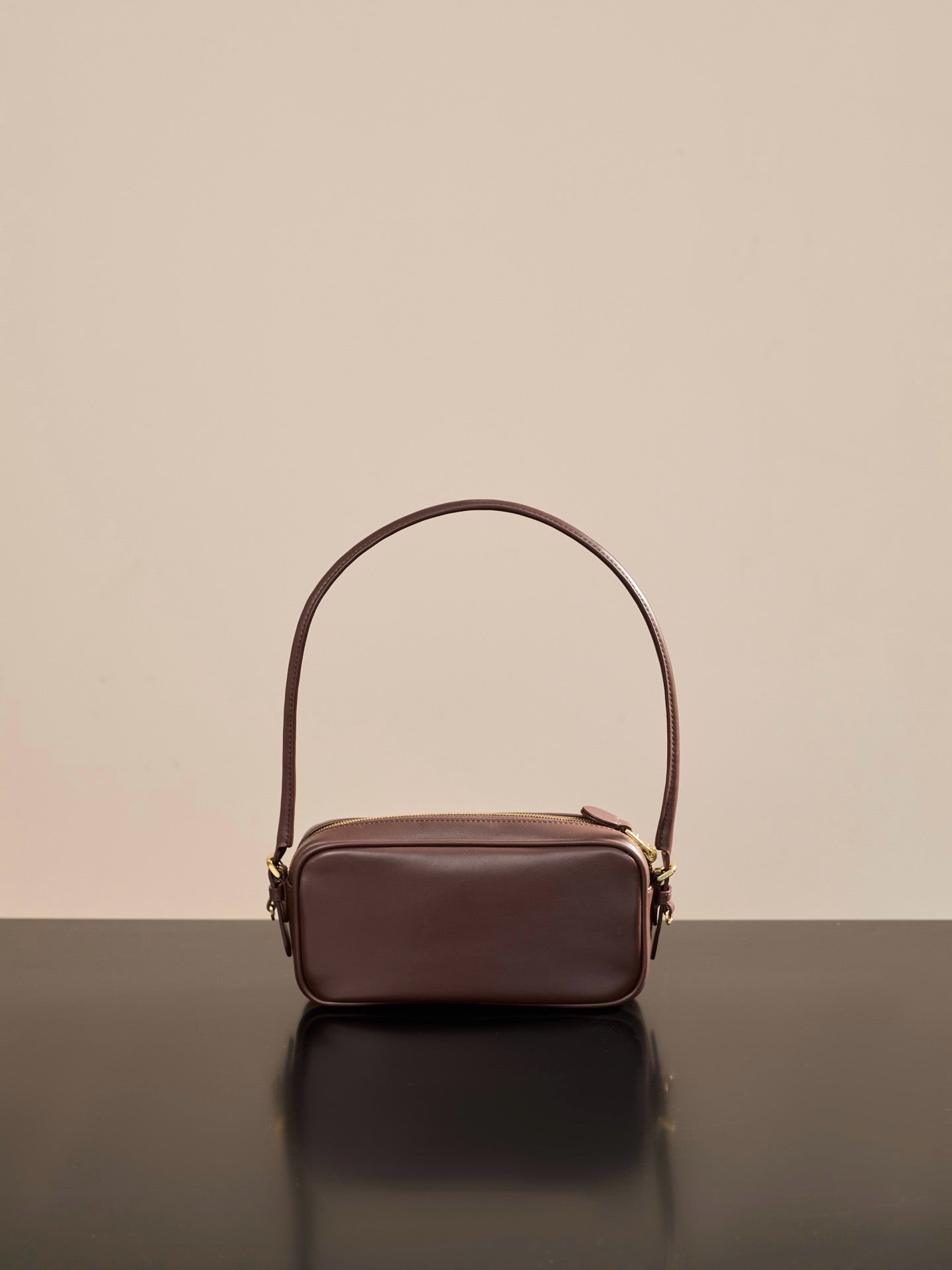 미우미우 가죽 파우치