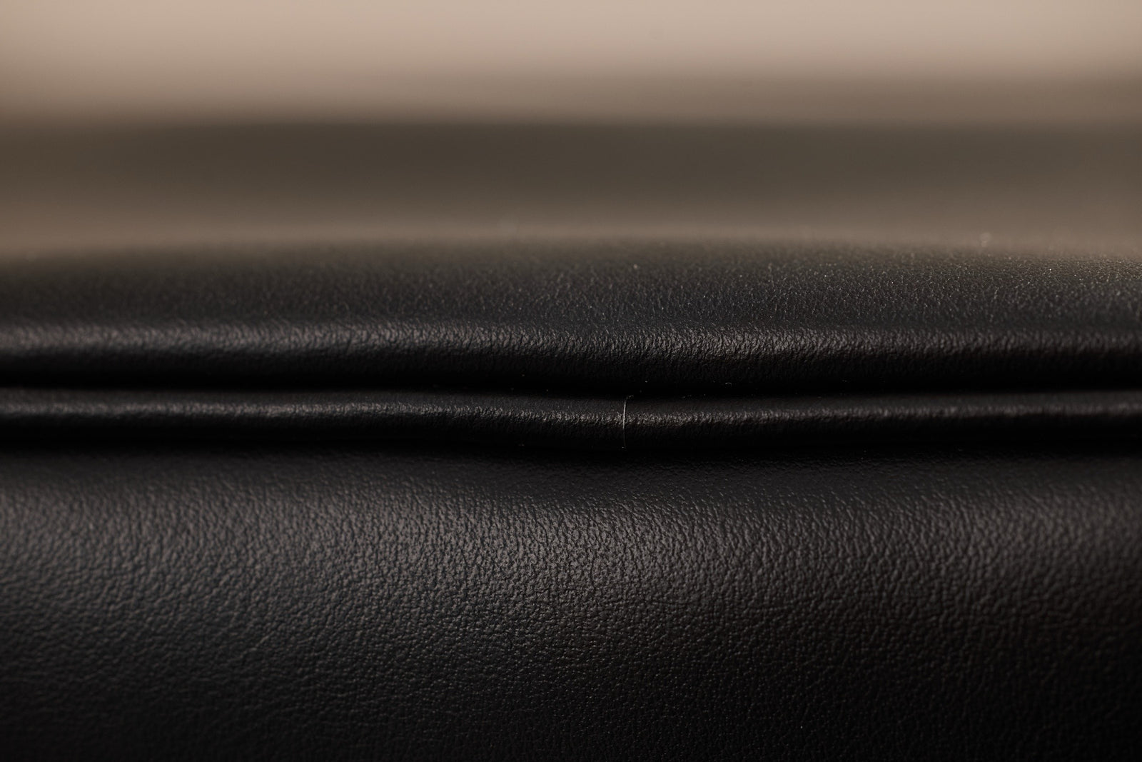 미우미우 가죽 파우치