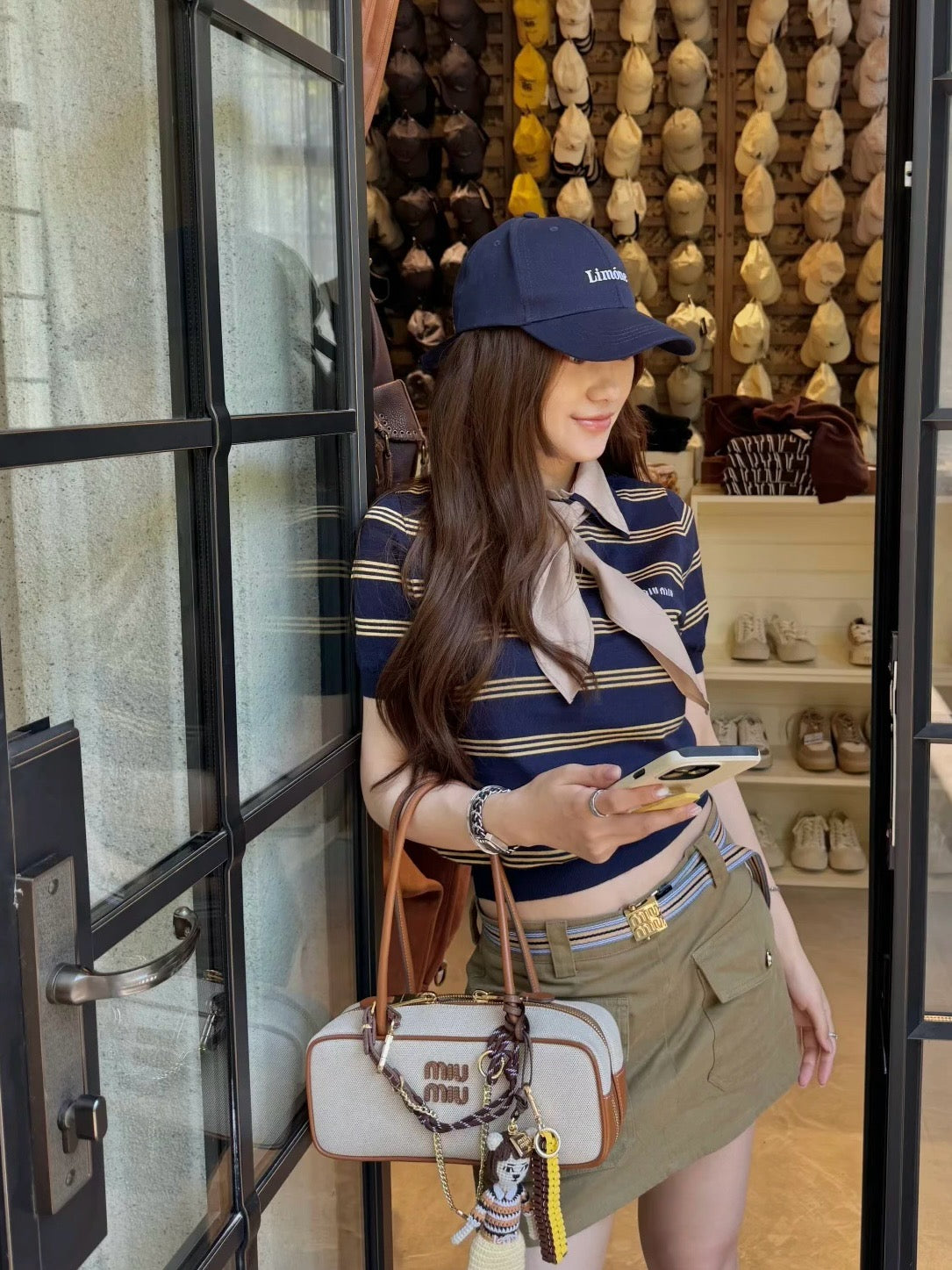 미우미우 캔버스 및 가죽 보 백