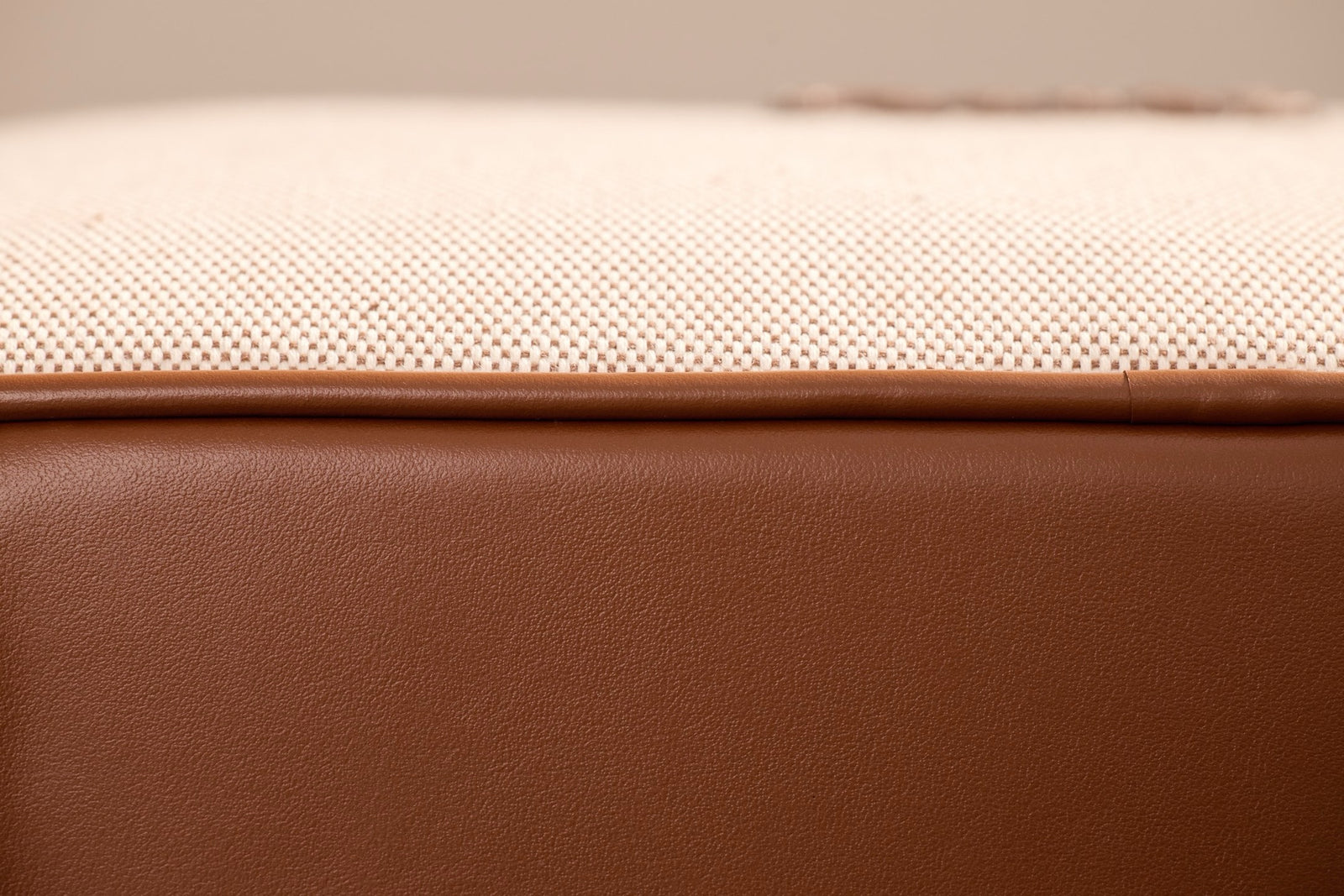 미우미우 캔버스 및 가죽 보 백 라지