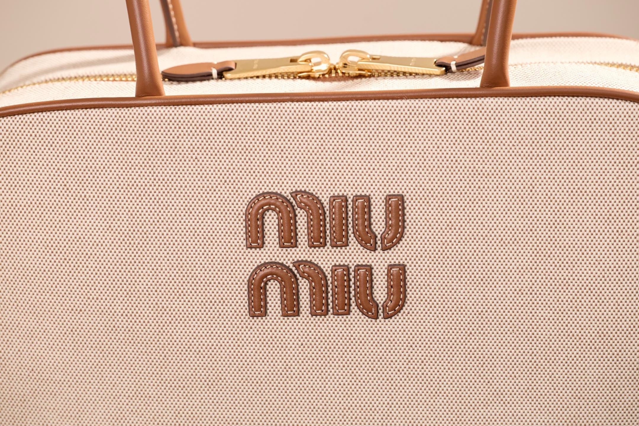 미우미우 캔버스 및 가죽 보 백 라지