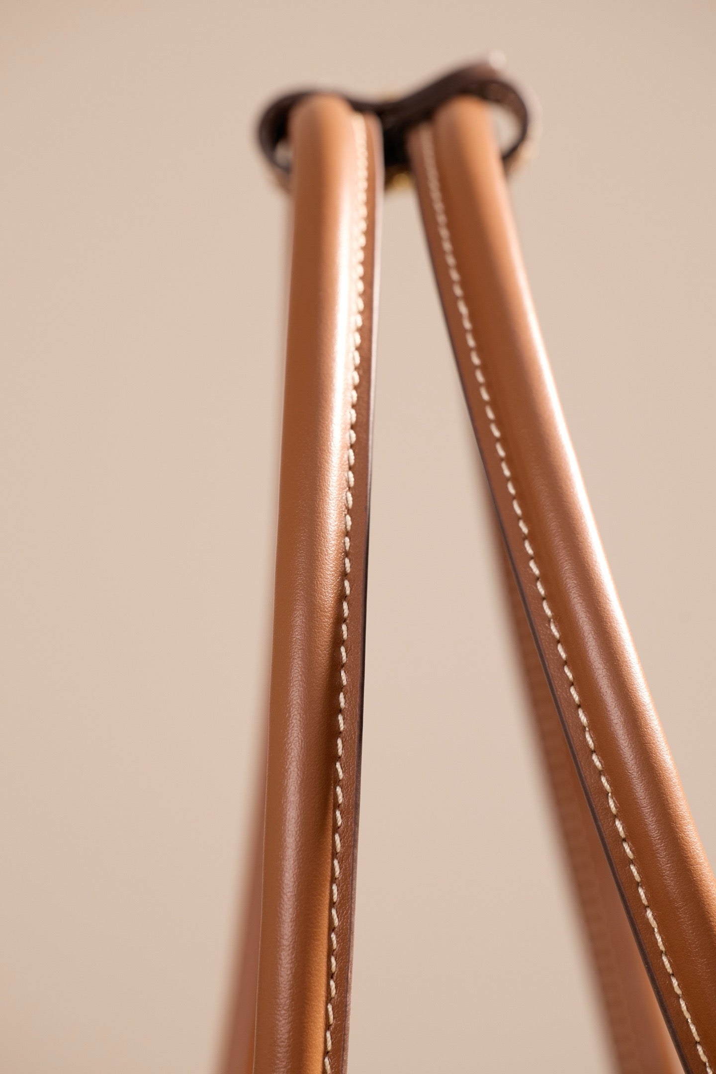 미우미우 캔버스 및 가죽 보 백 라지