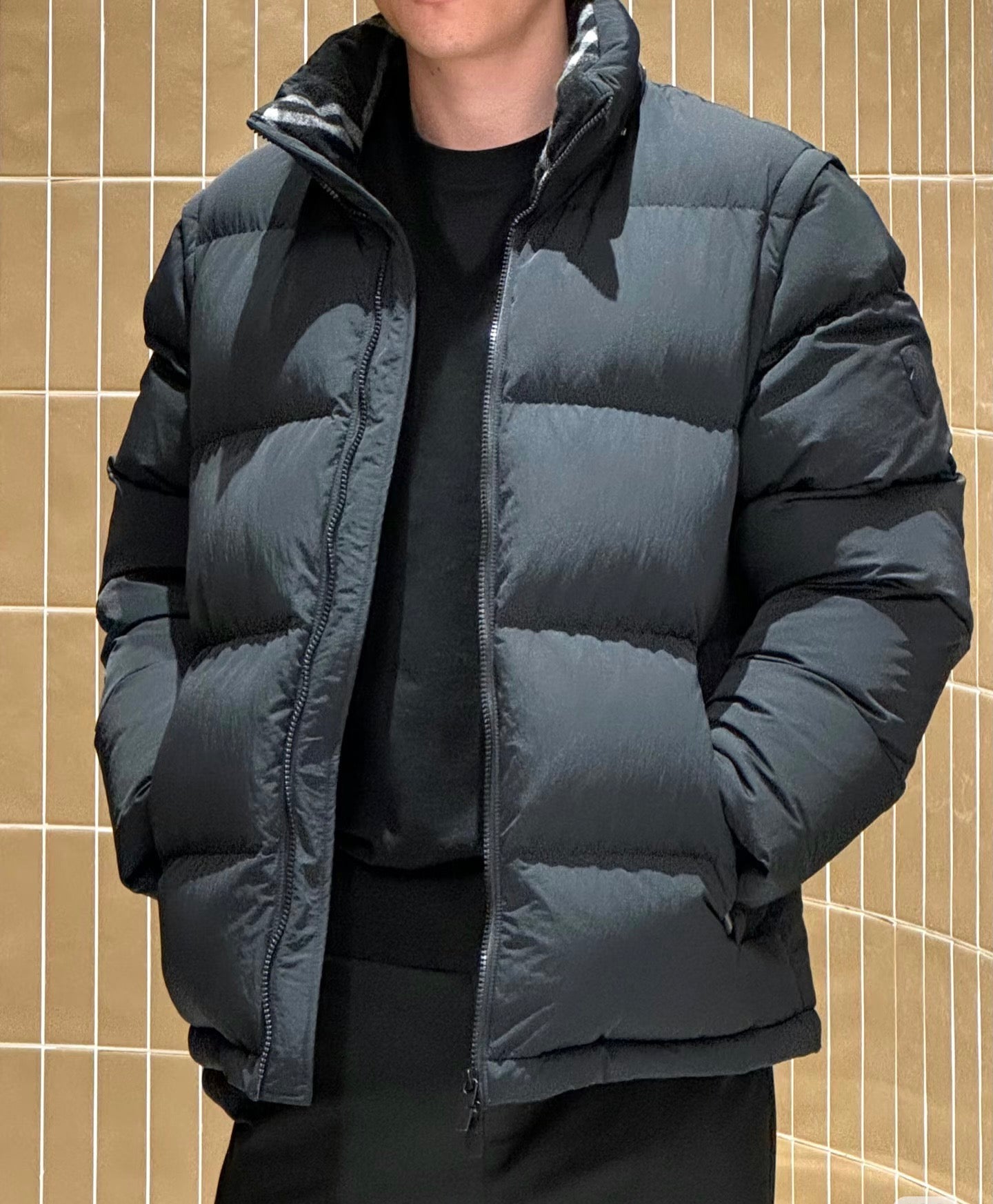 버버리 로고 패치 디태처블 슬리브 패딩