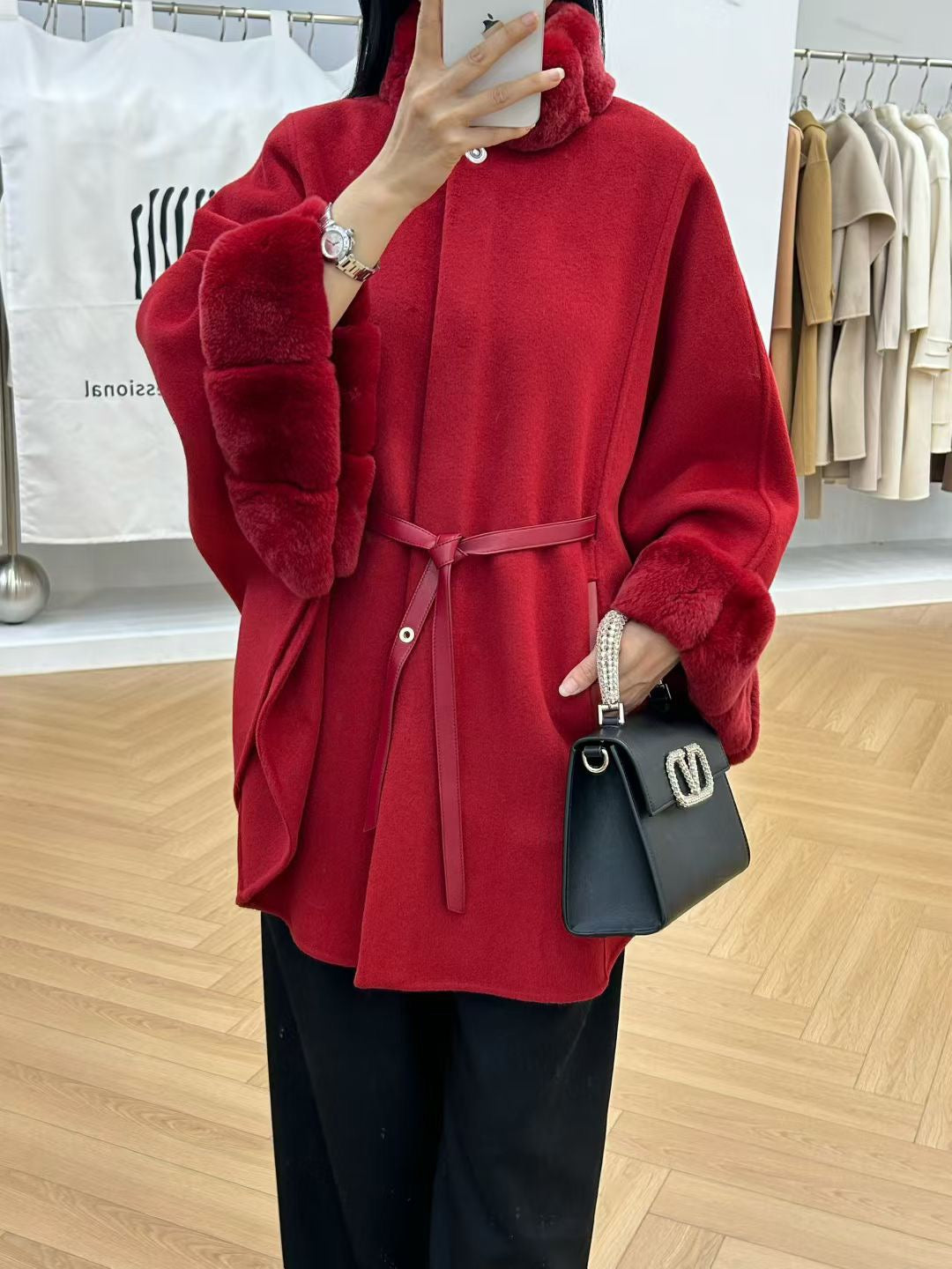 로로피아나 잘츠부르크 케이프