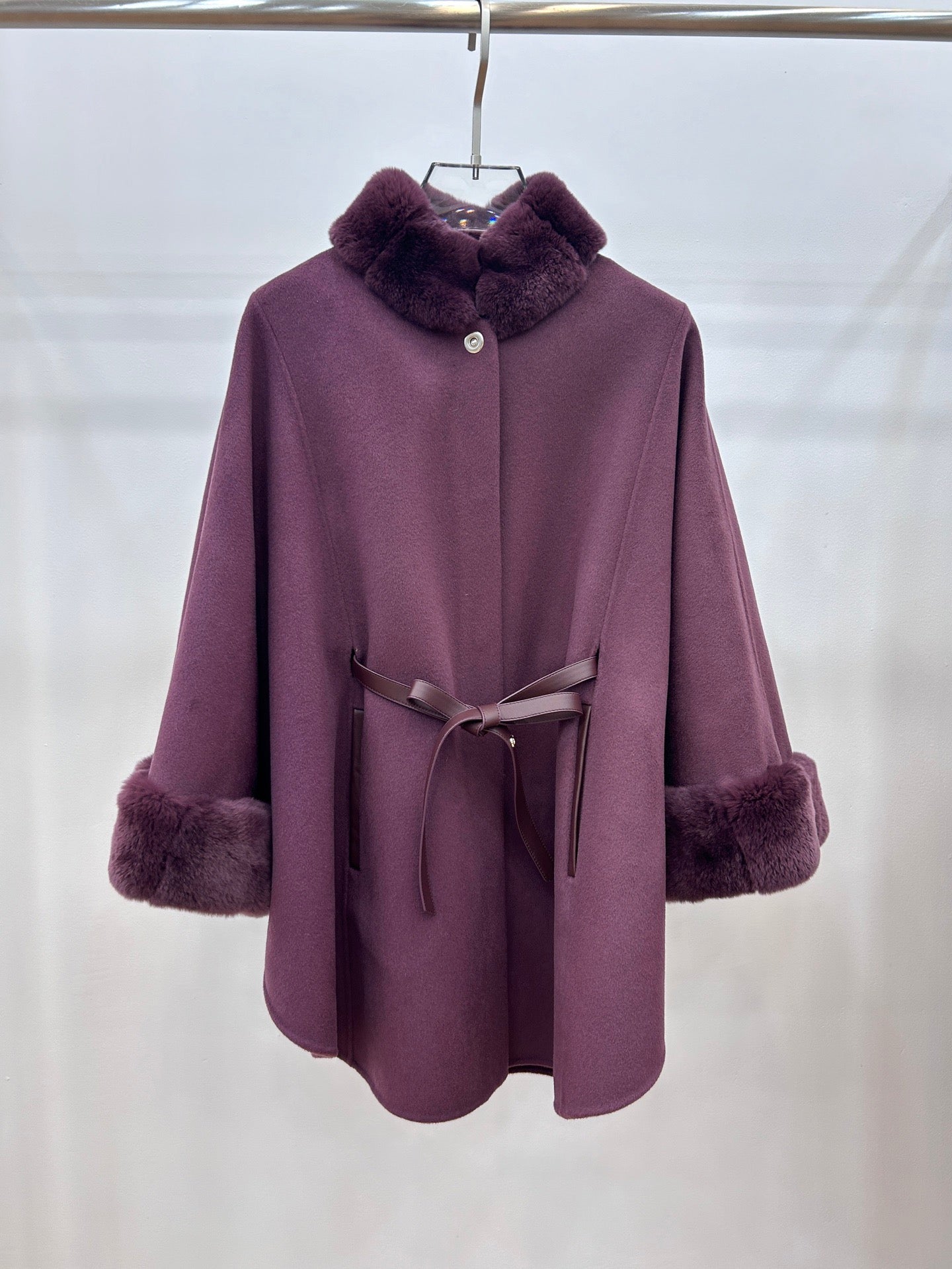 로로피아나 잘츠부르크 케이프