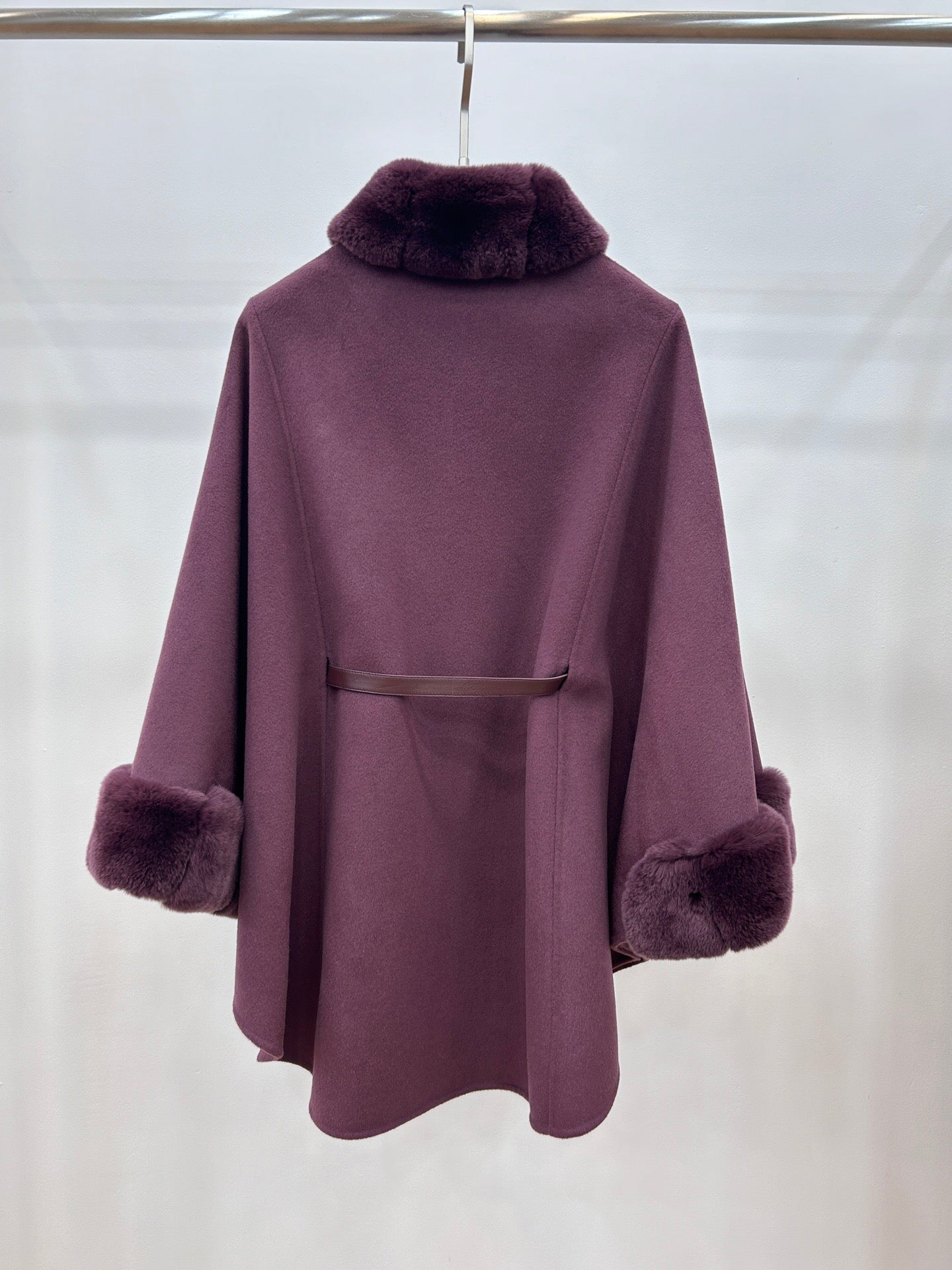 로로피아나 잘츠부르크 케이프