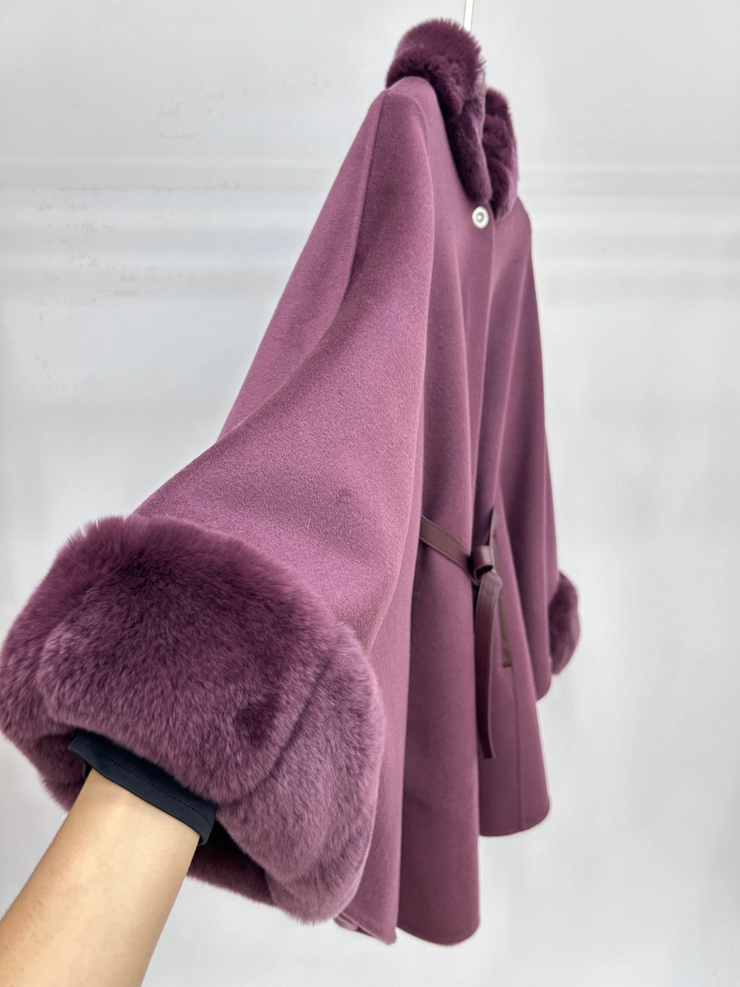 로로피아나 잘츠부르크 케이프