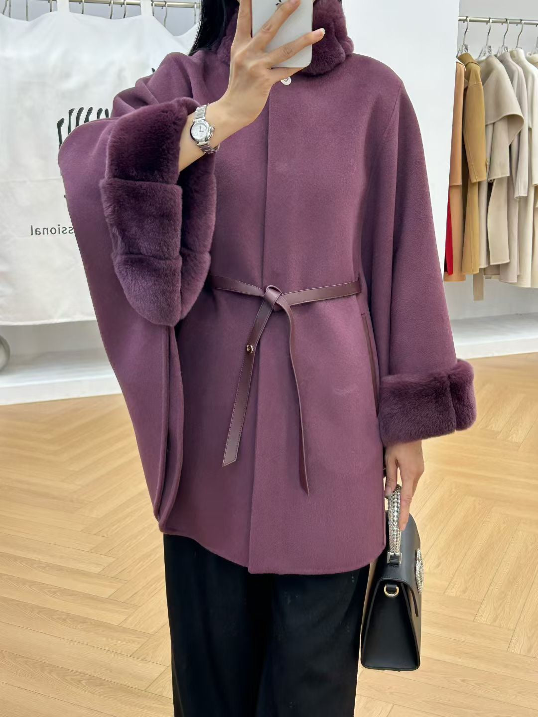 로로피아나 잘츠부르크 케이프