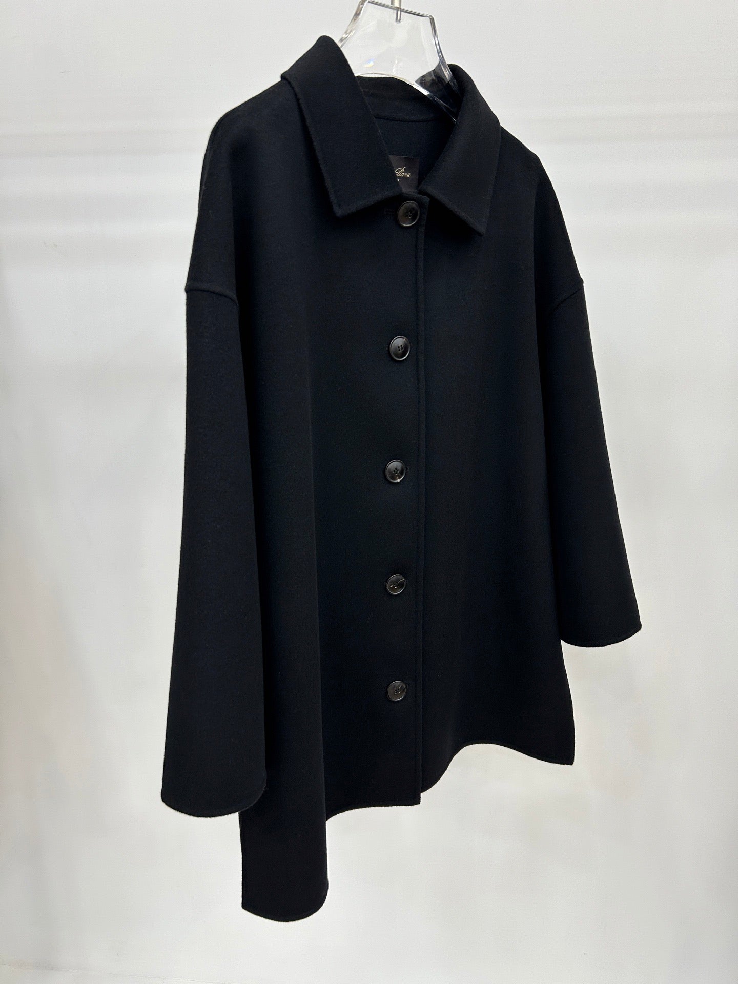 로로피아나 앤서니 코트